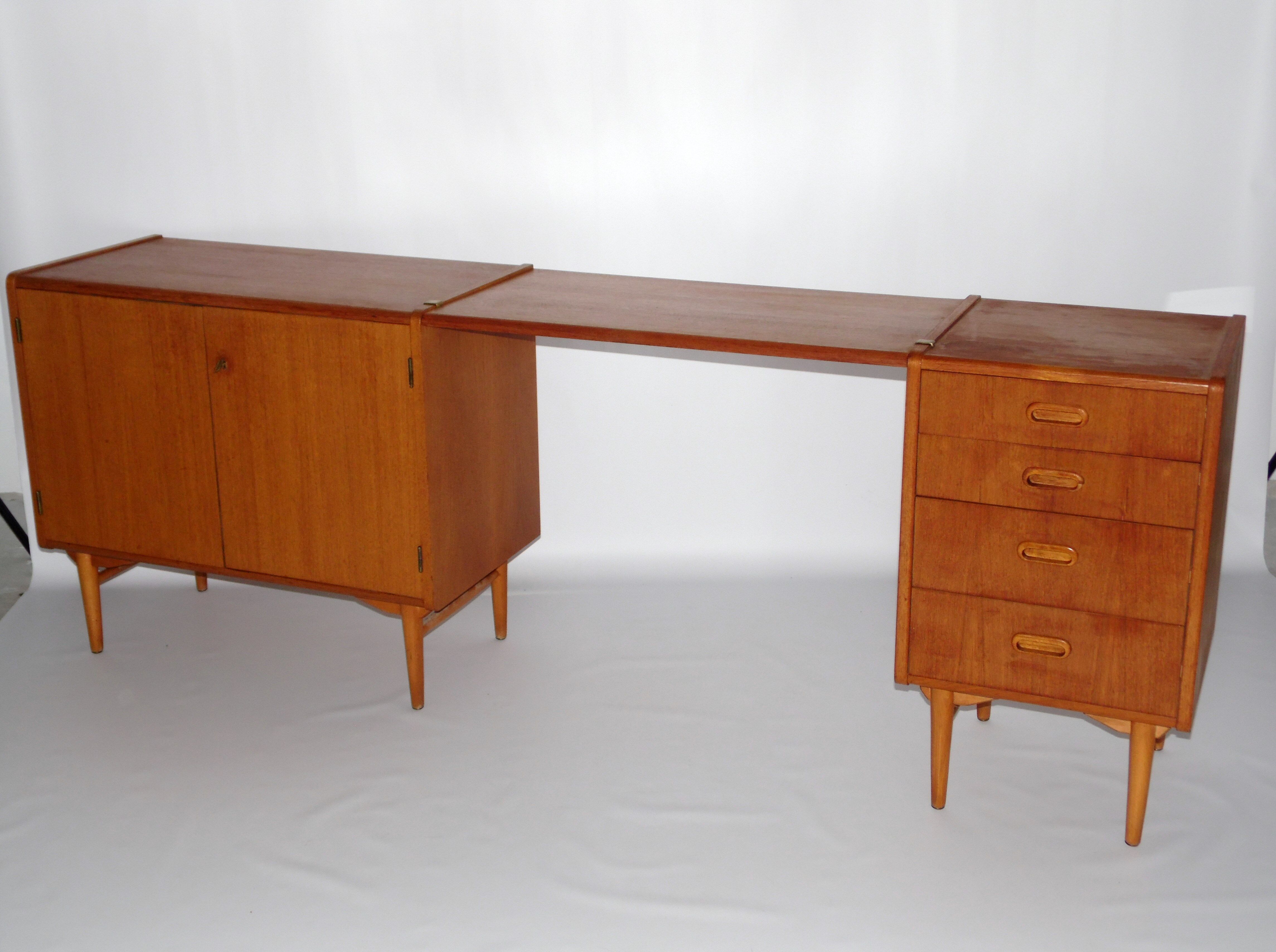 Bibliotheque scandinave modulable avec espace bureau