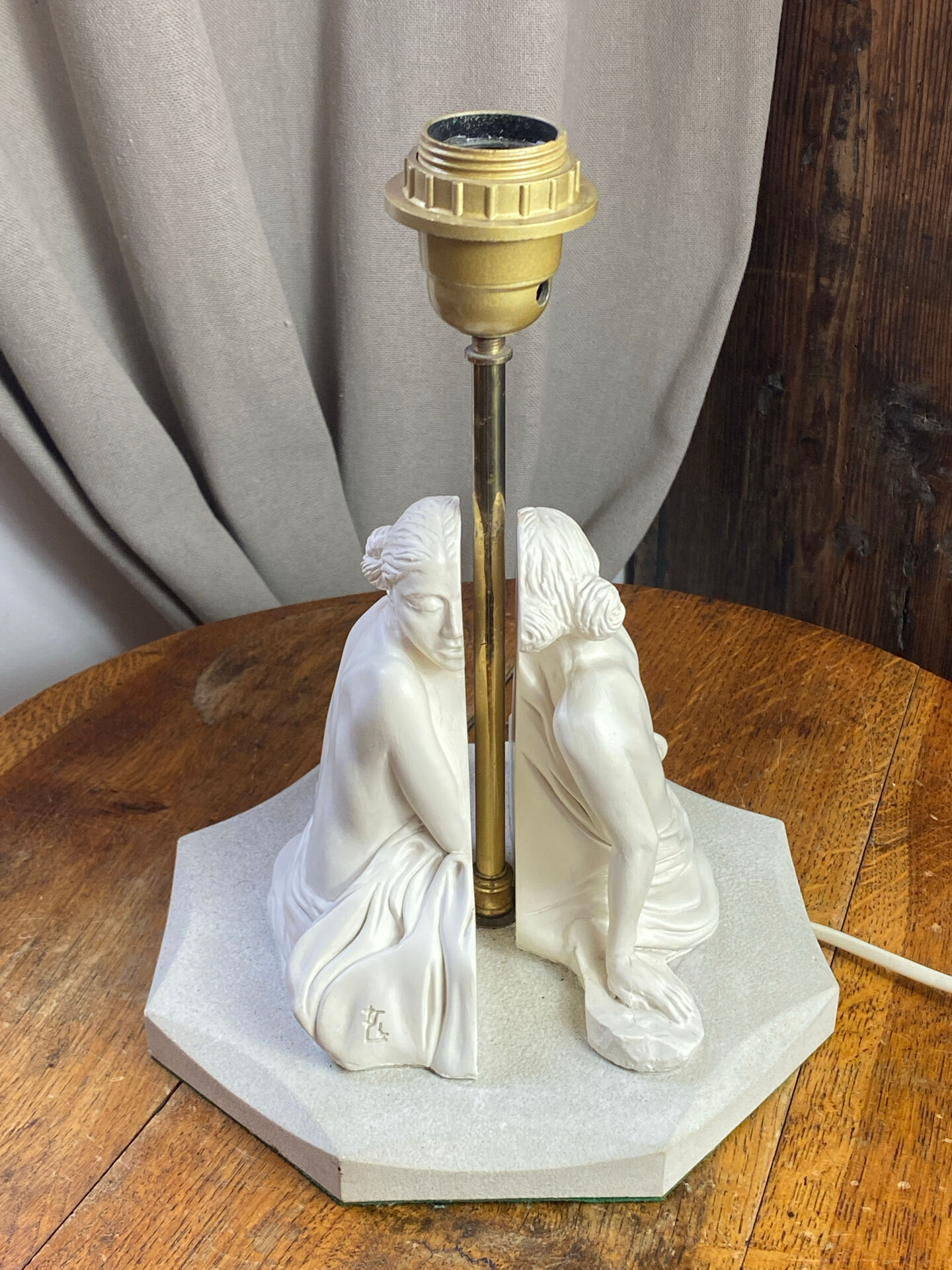 Table lamp, female figures