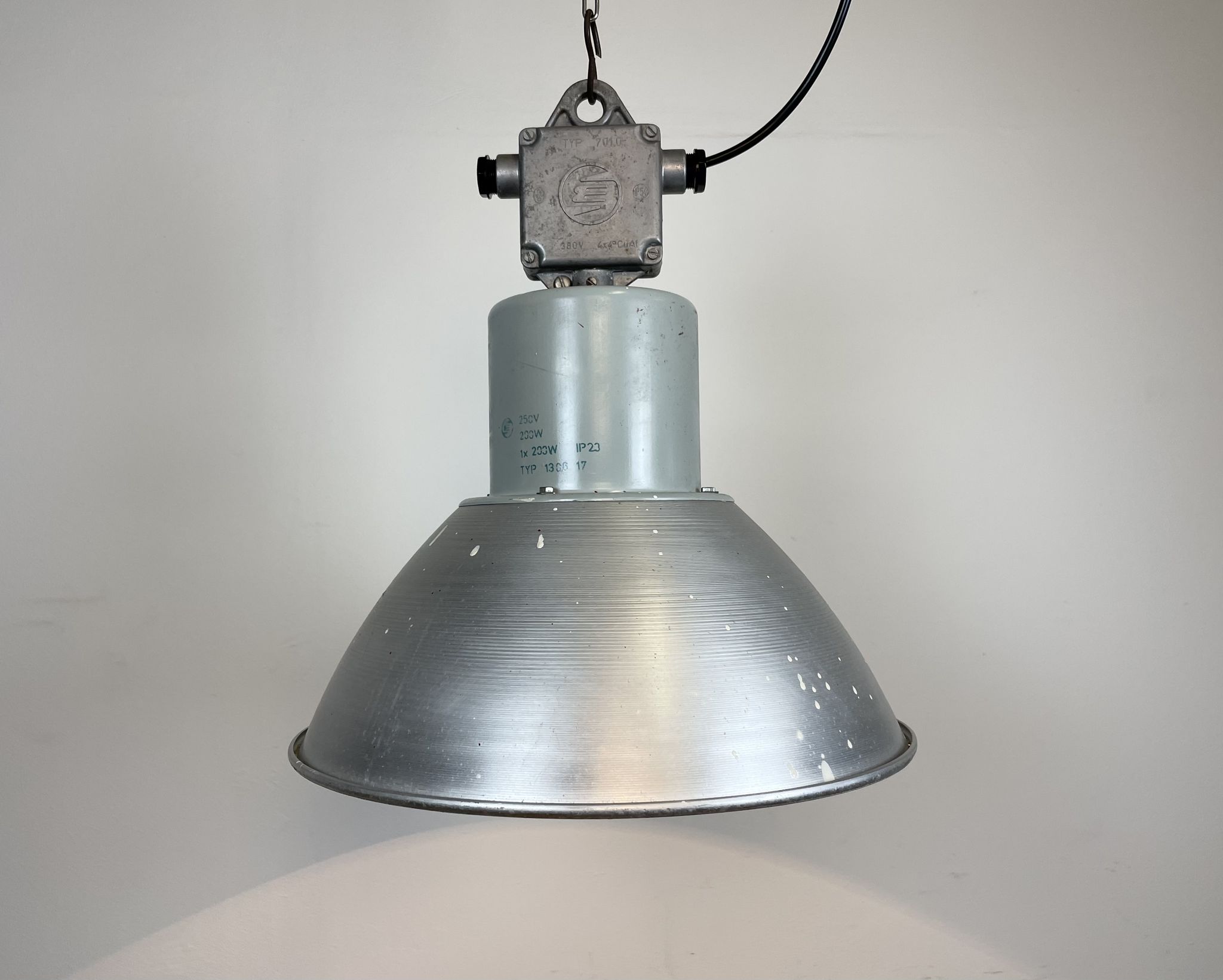 Suspension industrielle en aluminium d’Elektrosvit, années 1960