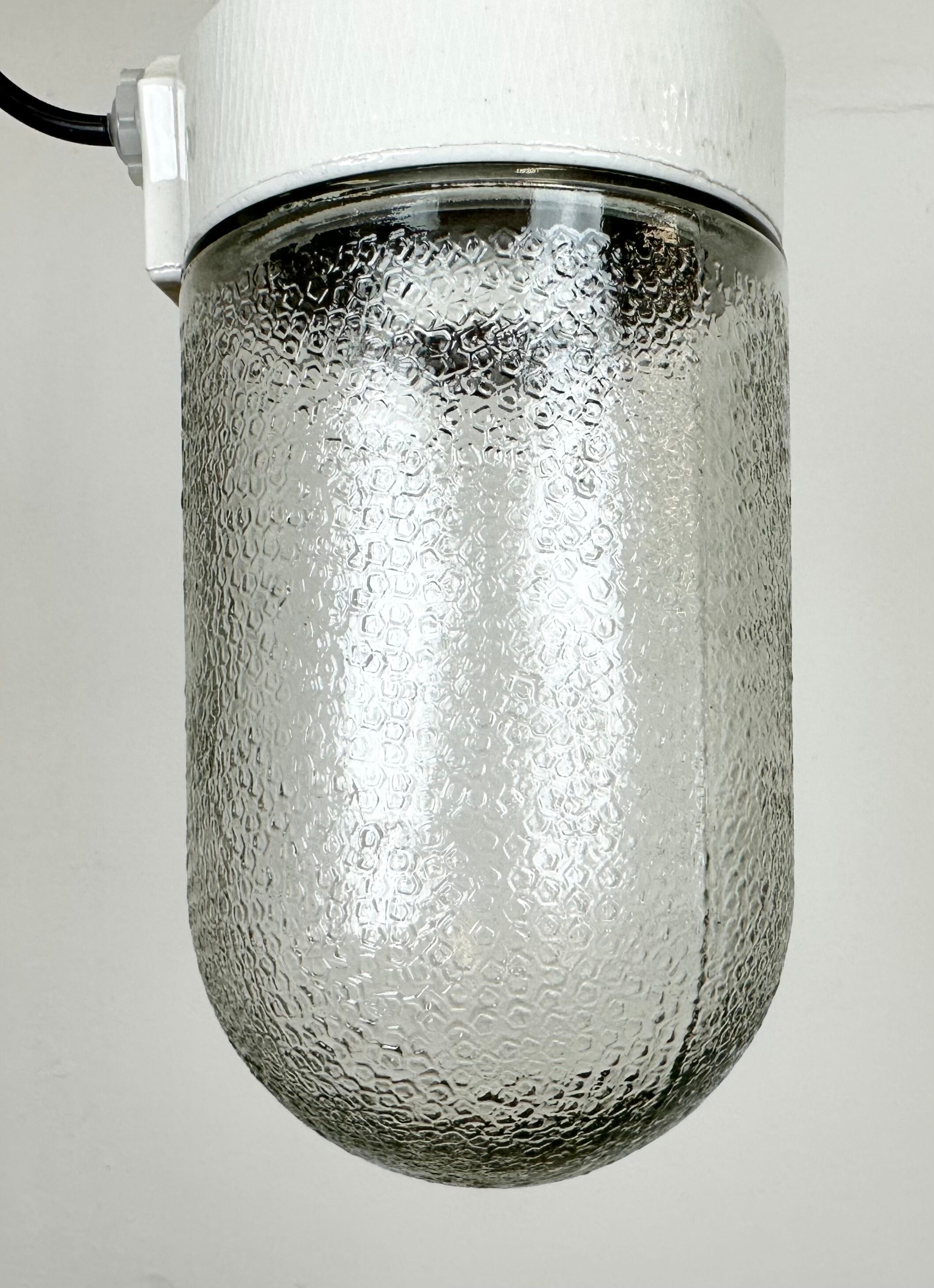 Suspension en porcelaine blanche vintage avec verre dépoli, années 1970