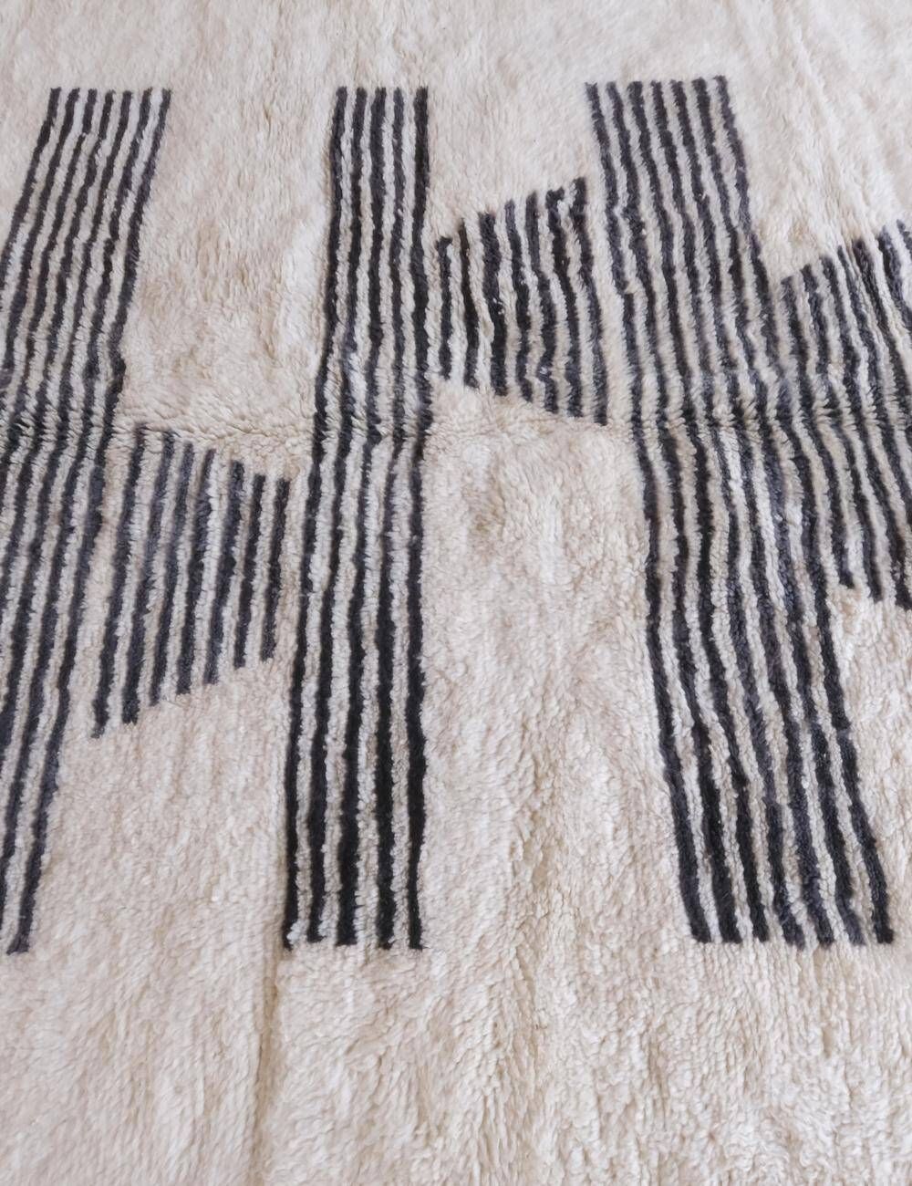 Contemporary Beni M'Rirt Rug - 306 x 207 cm