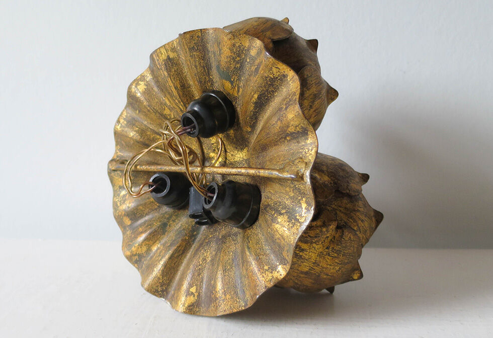 Flower wall sconce