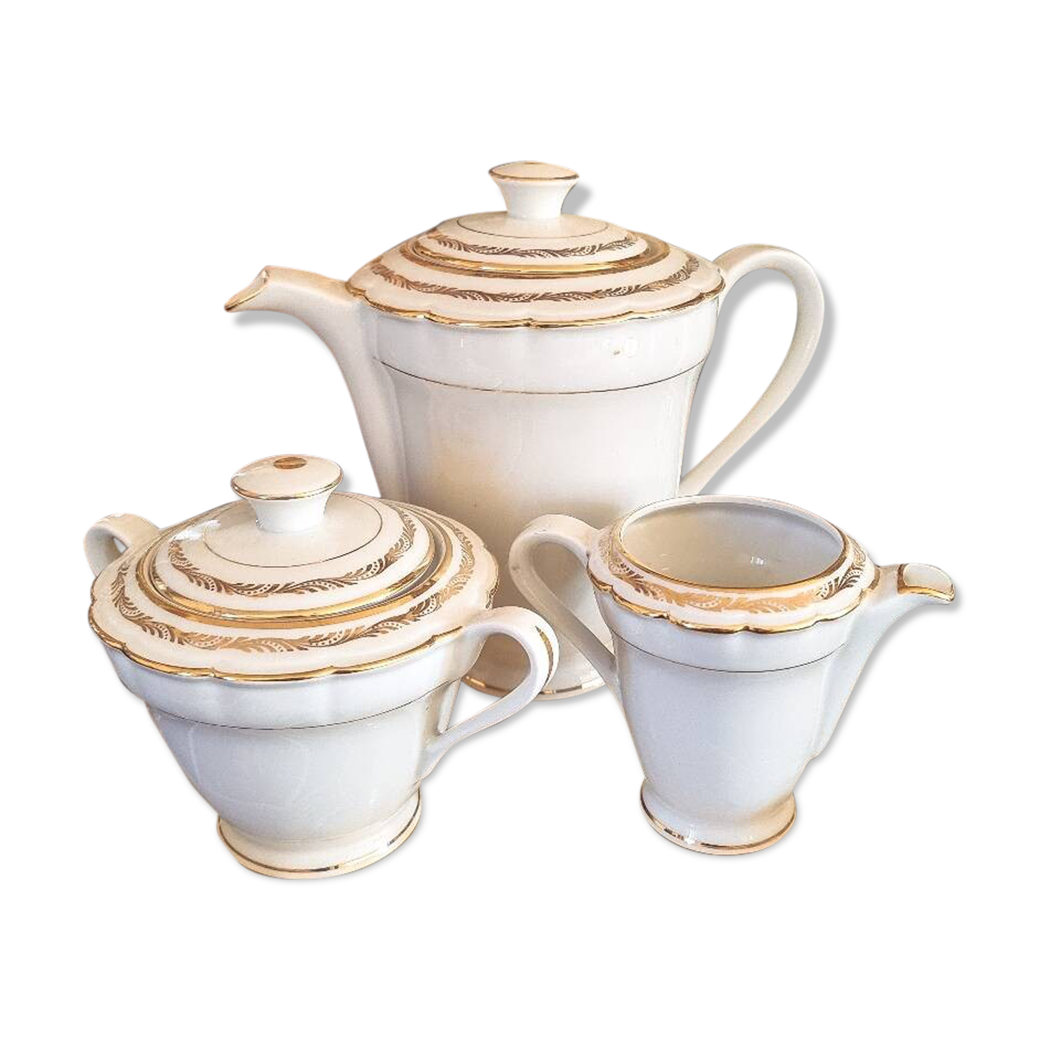 Coffee/tea pot, milk jug and sugar bowl