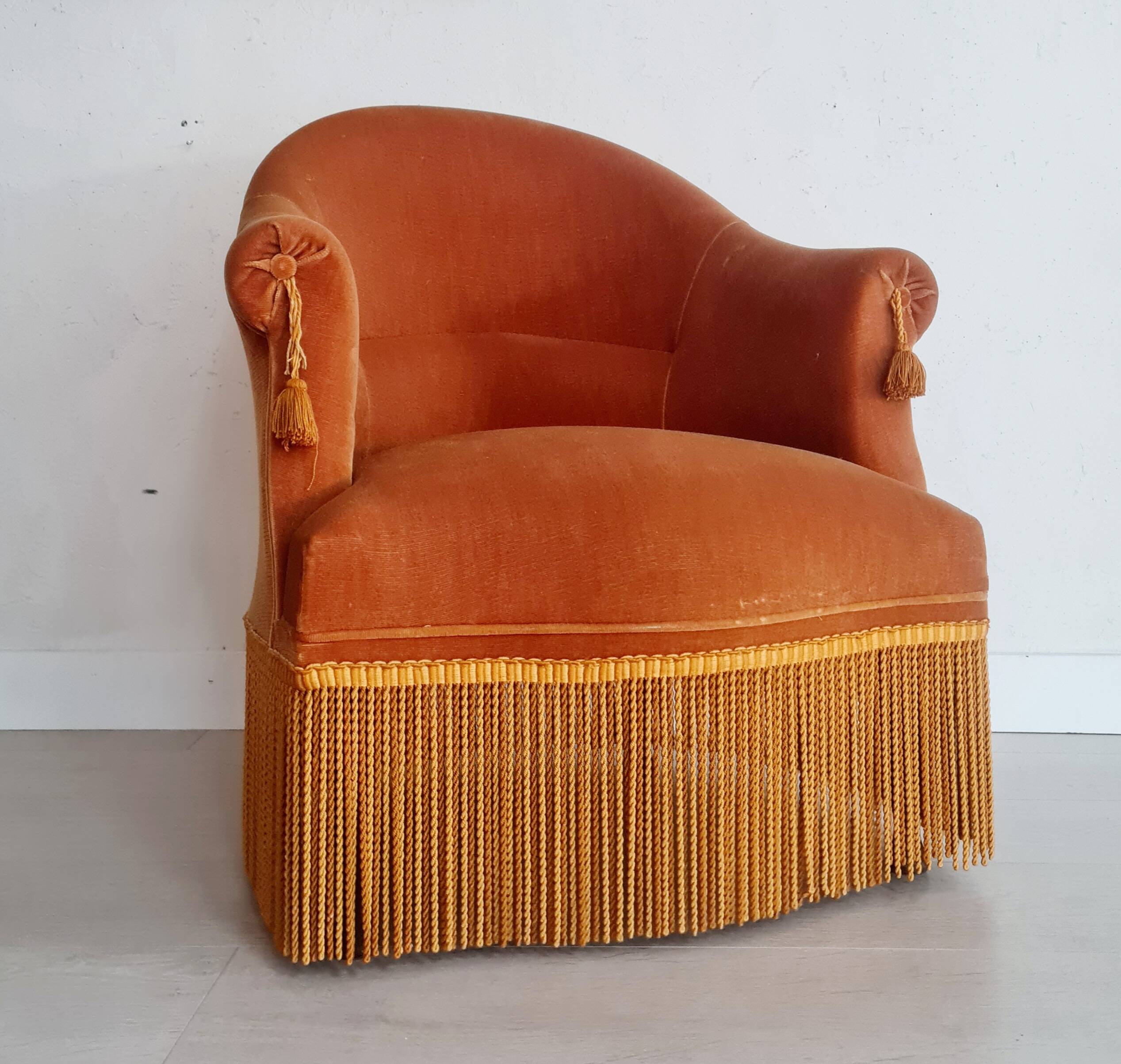 Toad armchair in gold velvet