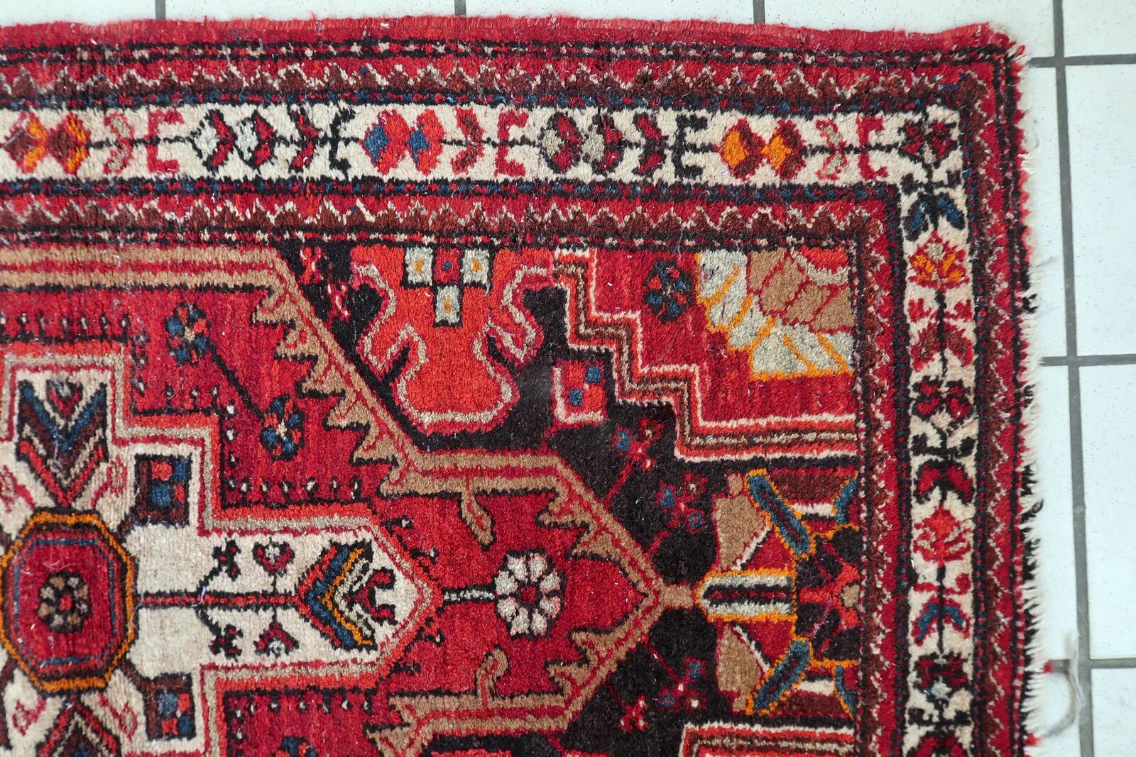 Antique 1920s Persian Hamadan rug 77cm x 121cm