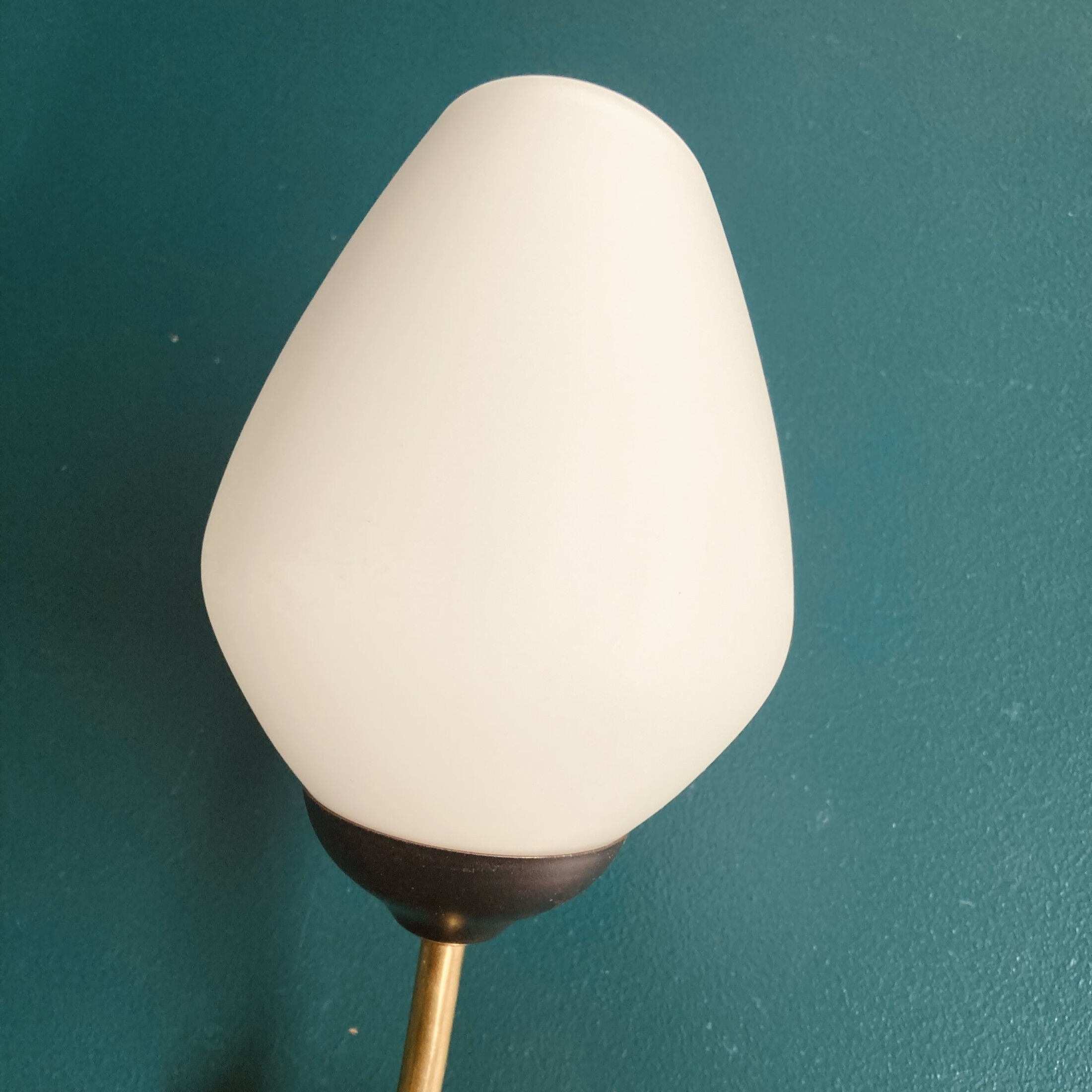 Old pair of brass wall lights and opaline glass globes 50s/60s vintage decoration