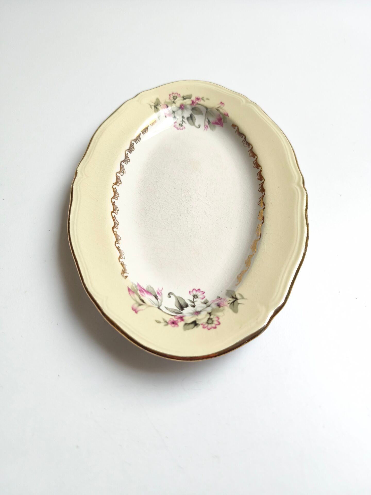 Ravier vintage L'Amandinoise model Paola white cream flowers