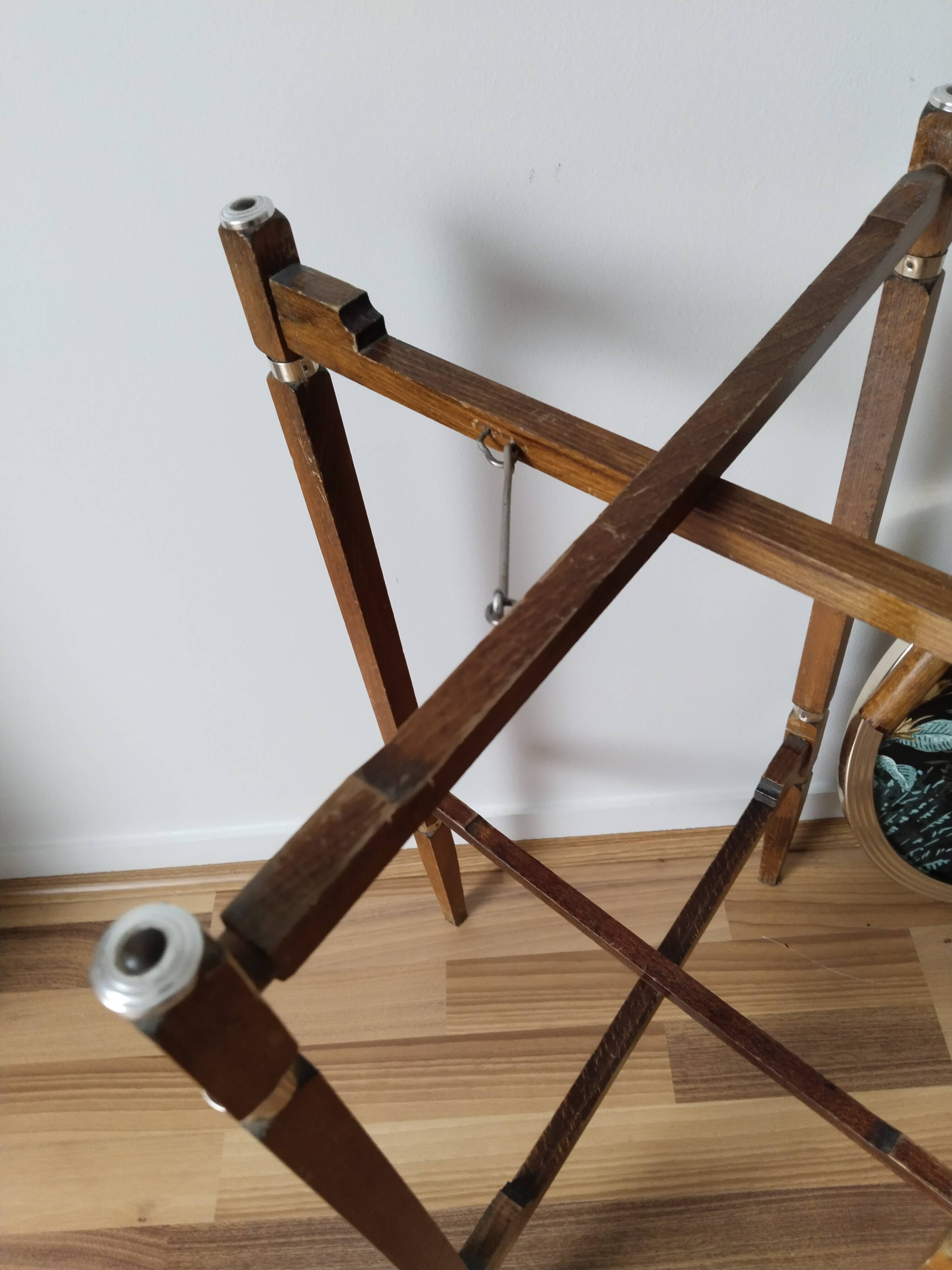 Pedestal table, round side table with serving trays