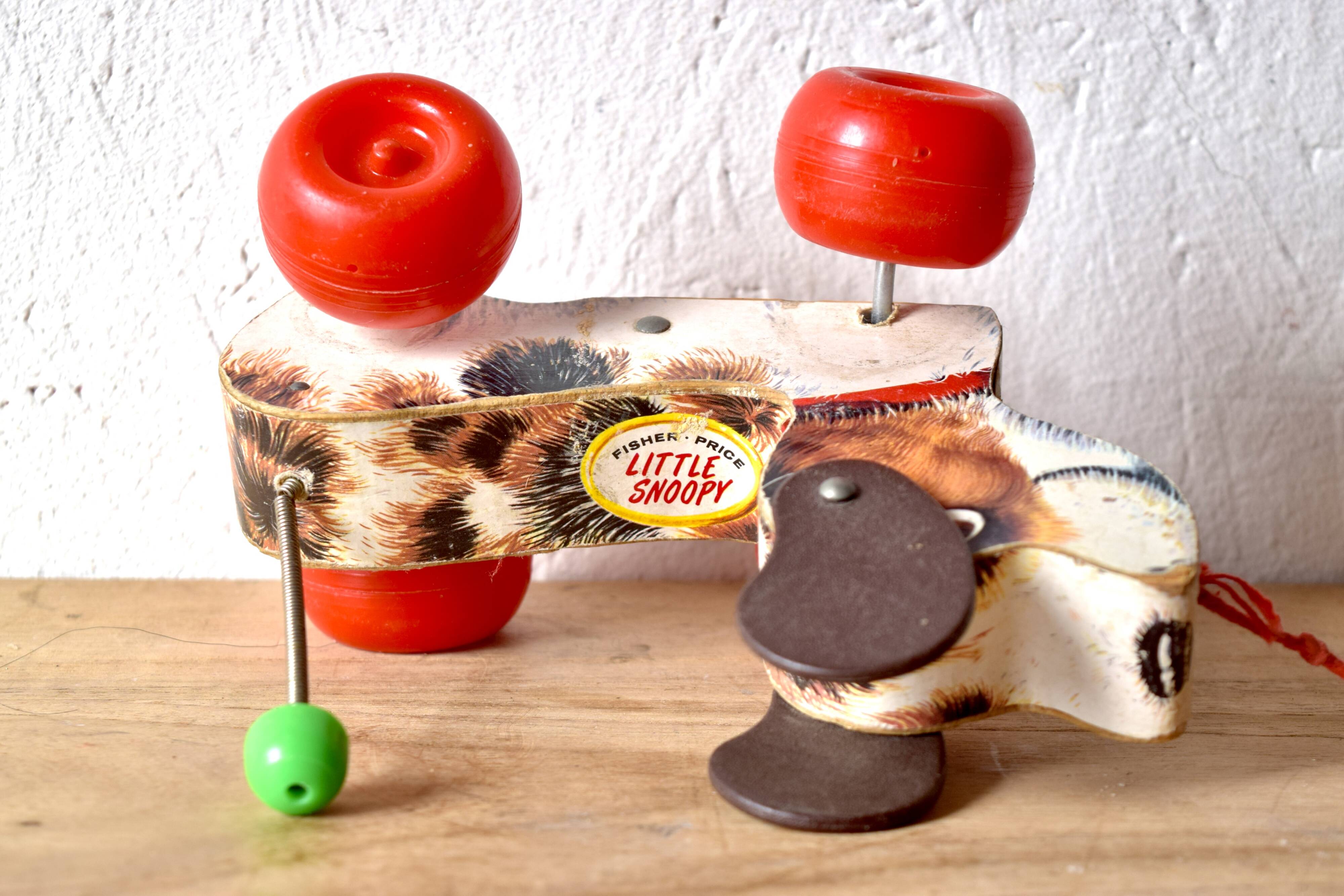 Little Snoopy - old Fisher-Price toy - small wooden dog to drag around - first edition: 1965