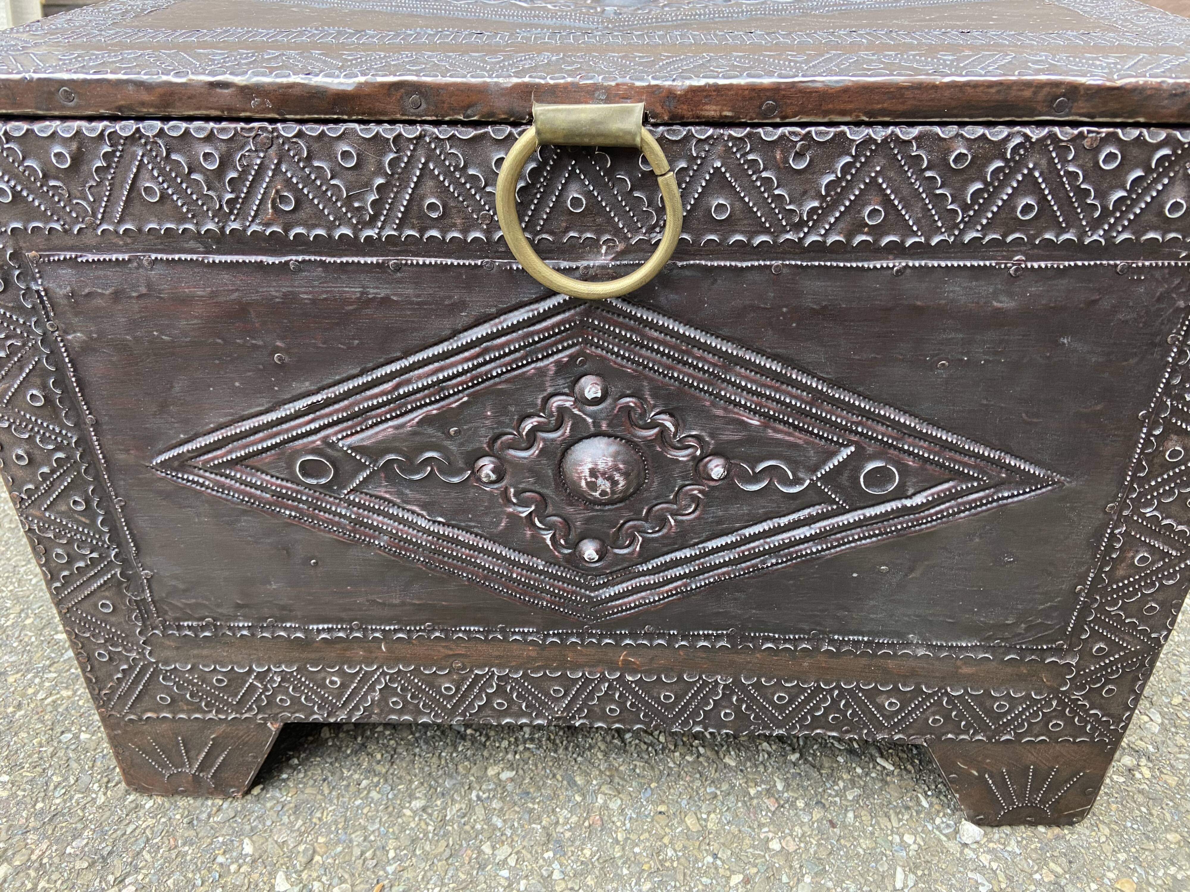 Small orientalist wooden chest shirazi india persia