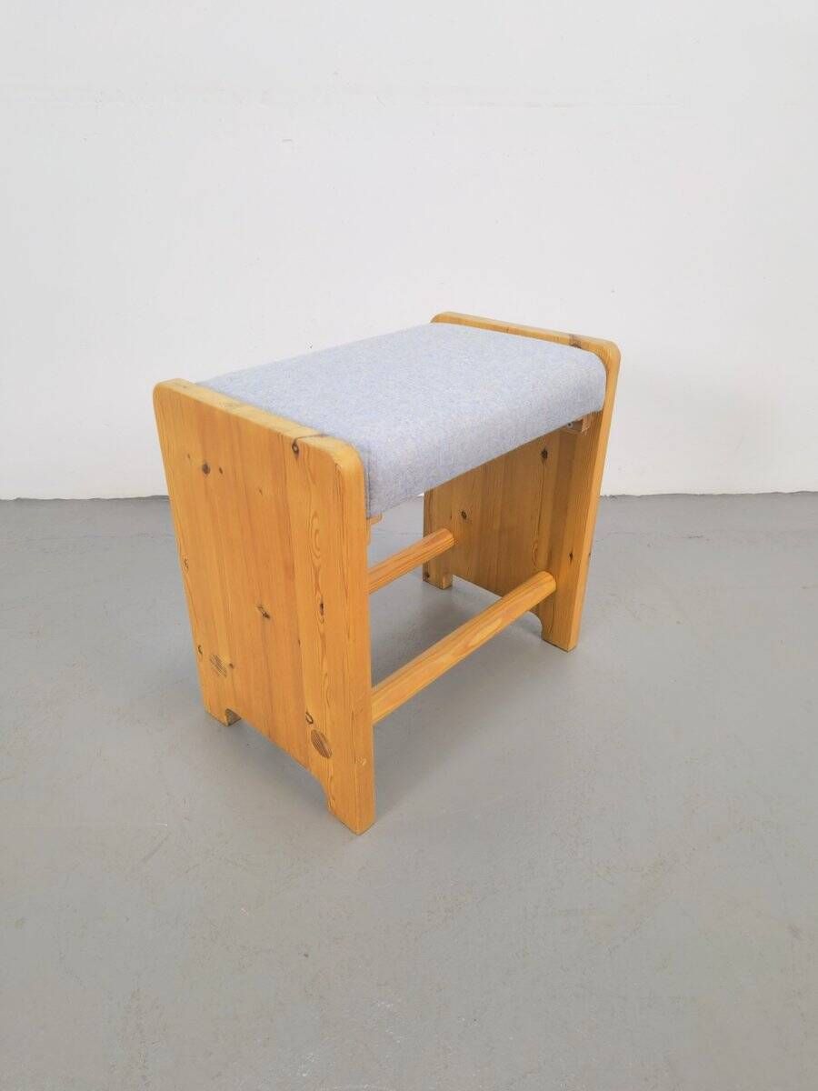 Mid-Century Scandinavian Pine Stool in the style of Charlotte Perriand, Denmark, 1960s