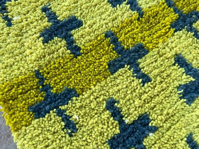 Handmade natural wool rug size 100/200 cm
