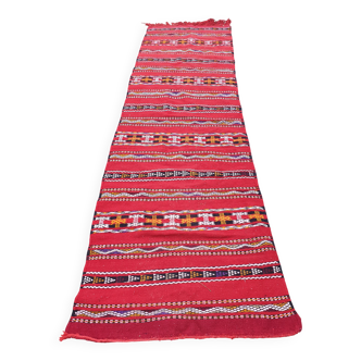 Tapis kilim : 260x79cm.