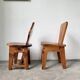 Paire de chaises brutalistes savoyardes en pin