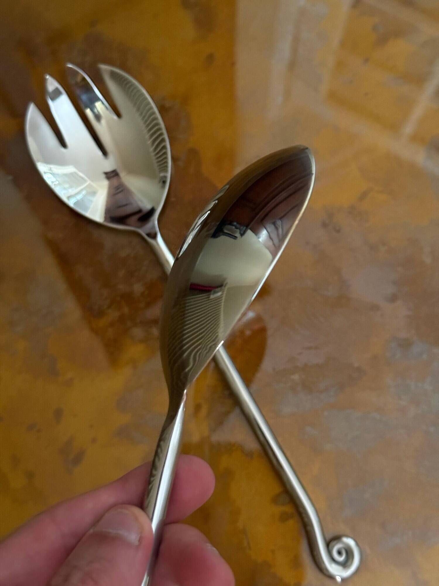 Set of 2 aesthetically designed spiral/twirling salad servers – 18-10 Stainless Steel