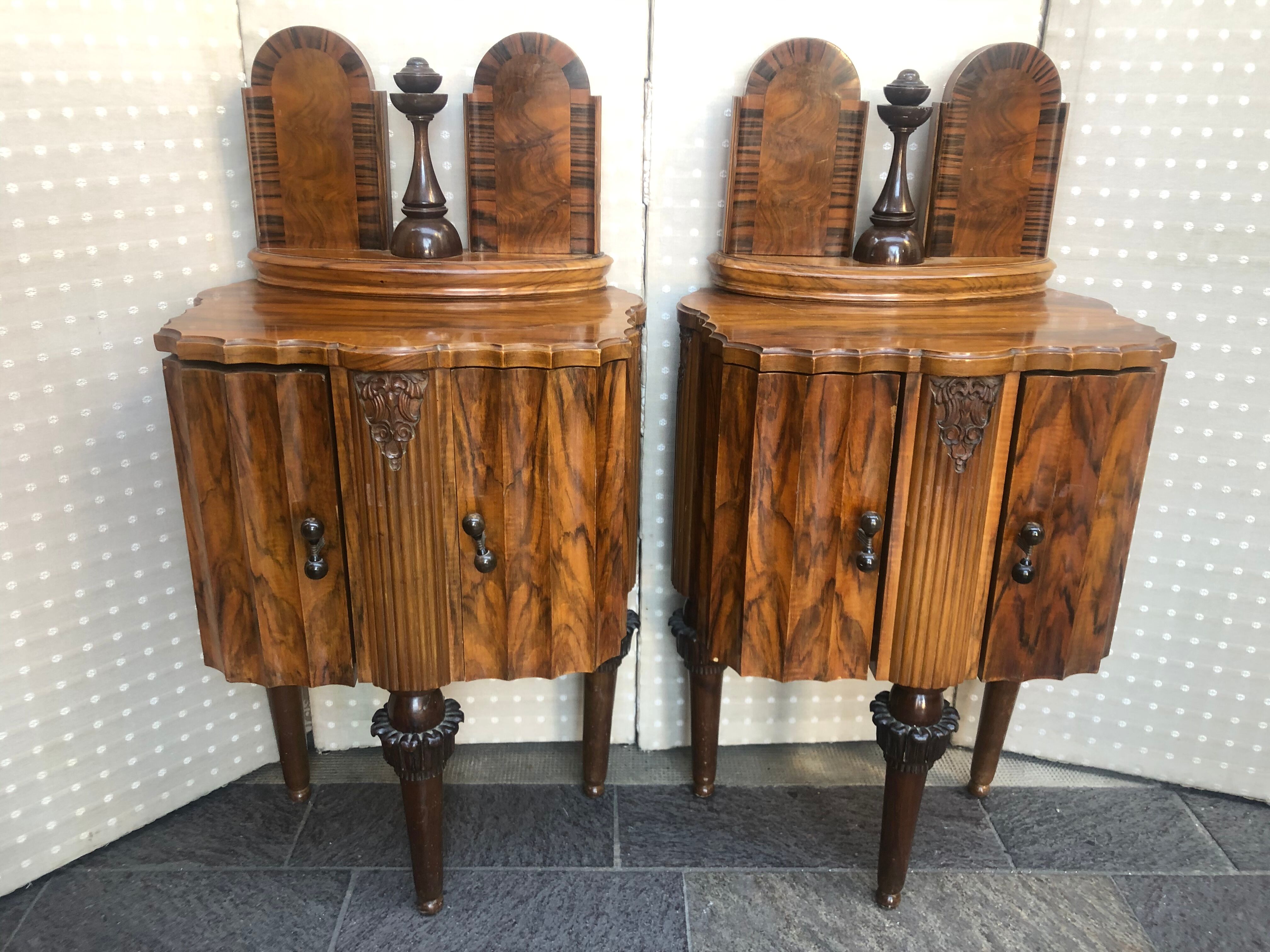 Pair of bedsides in walnut veneer 1940s