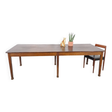 Grande table de salle à manger en bois