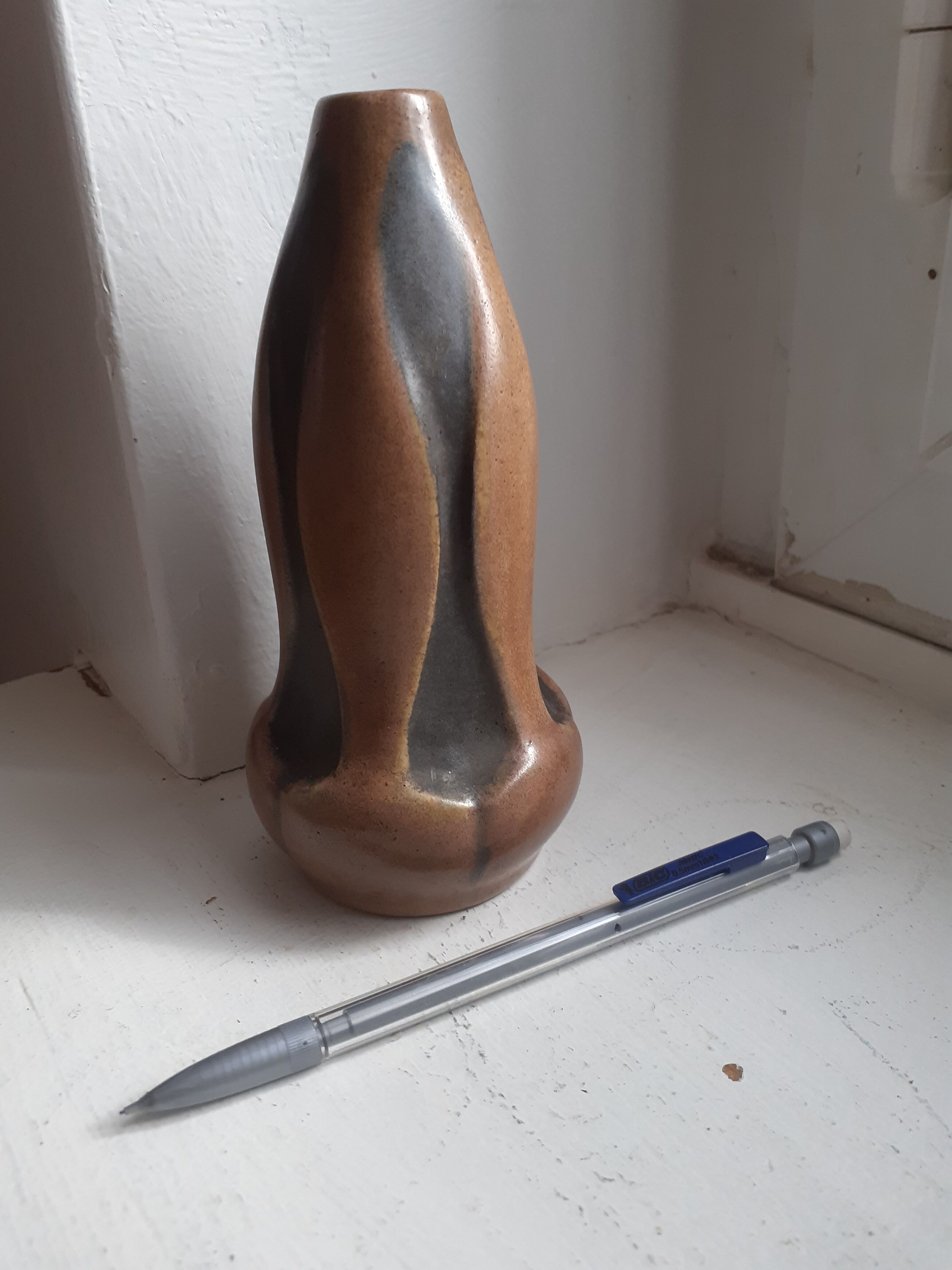 Lourioux sandstone vase