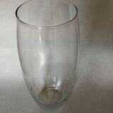 Vase en verre transparent