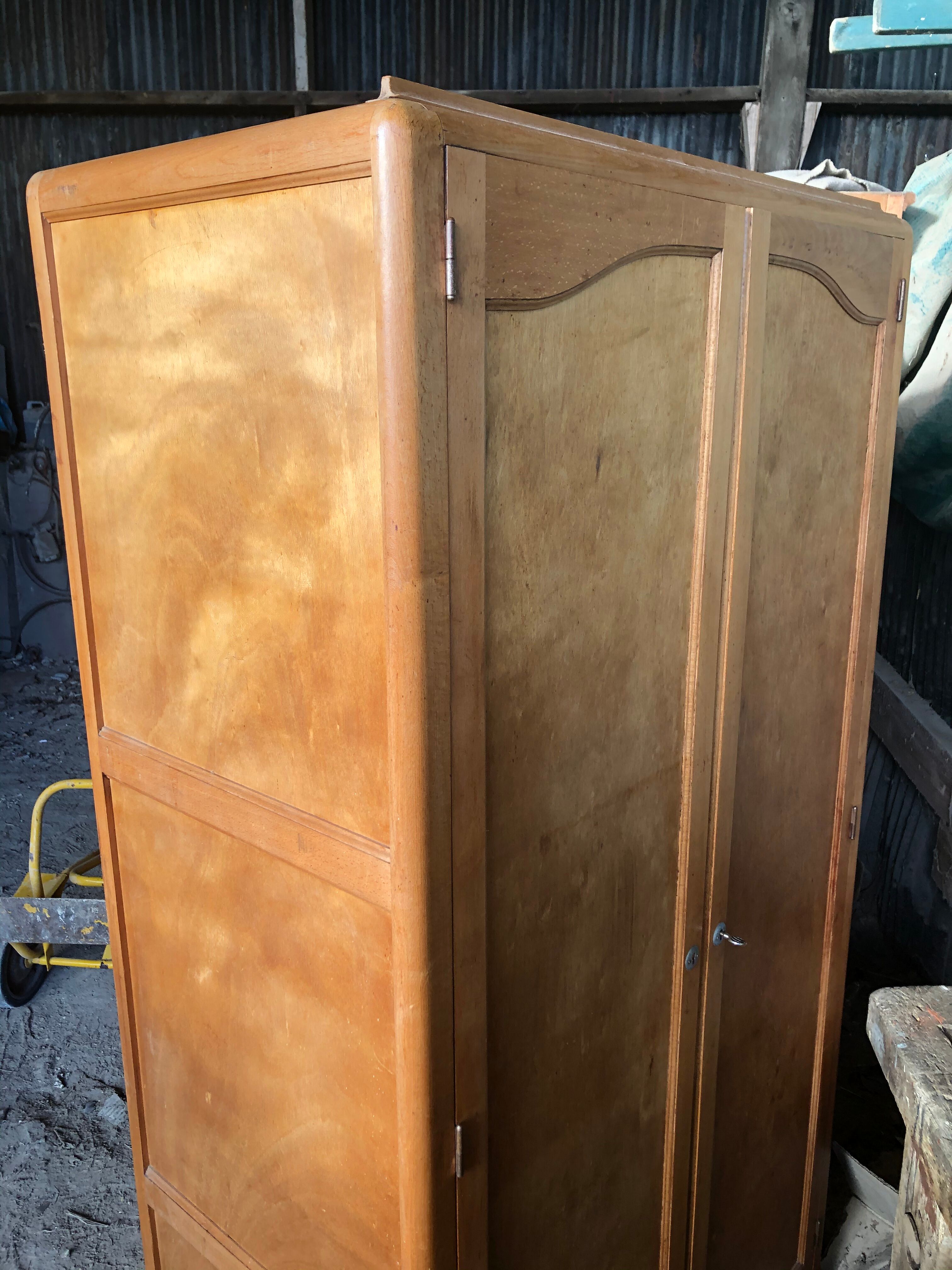Armoire parisienne