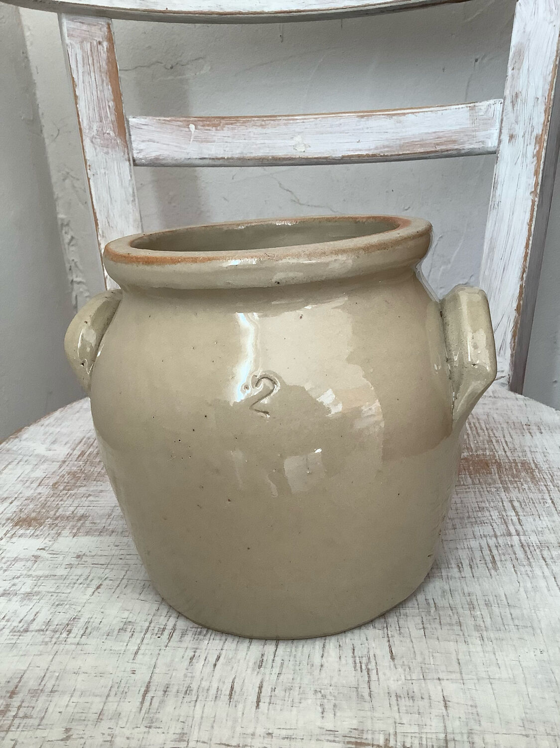 Grease pot or stoneware salt pan
