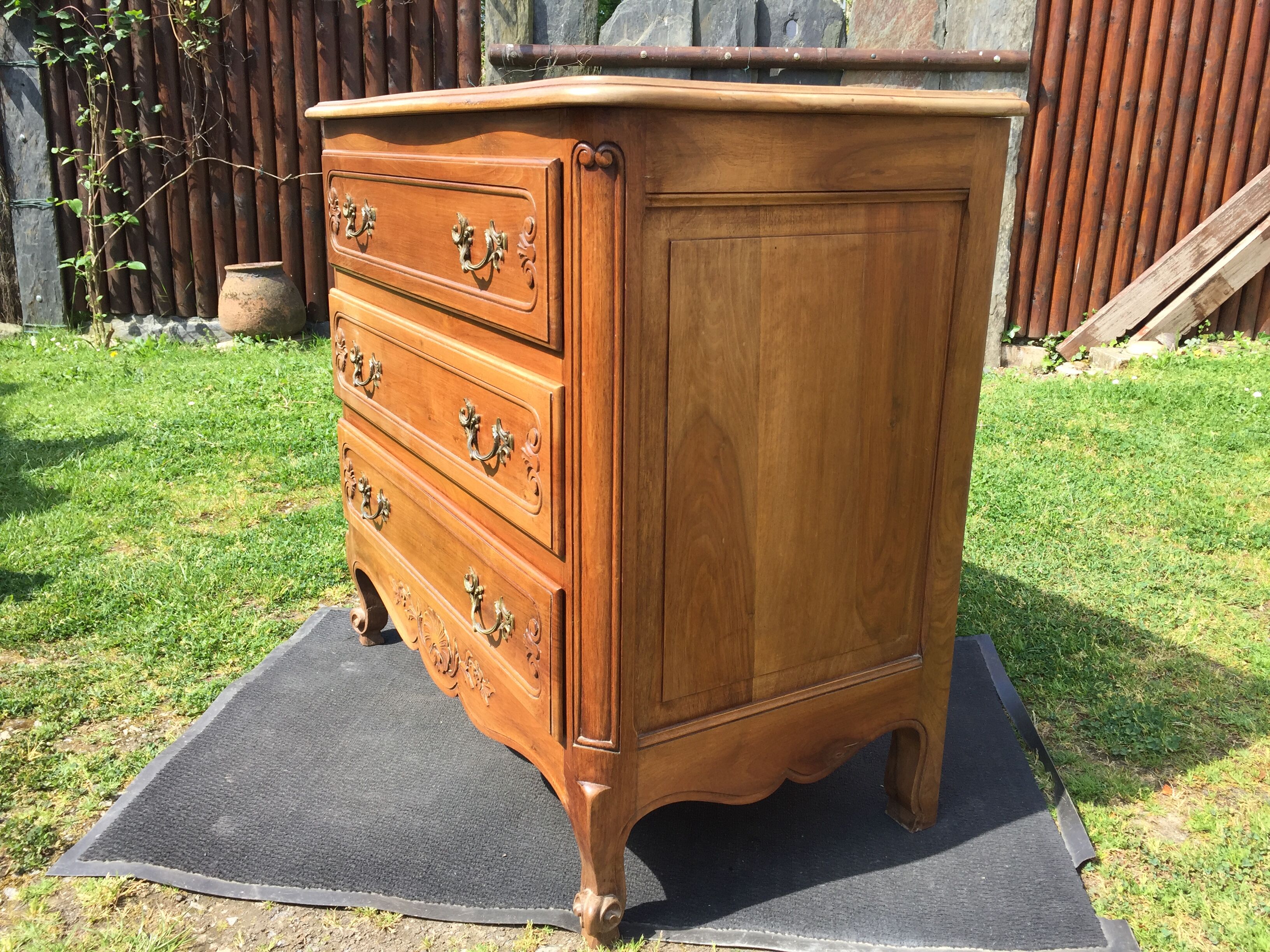 Vintage neo-Louis XV chest of drawers in solid walnut with 3 drawers