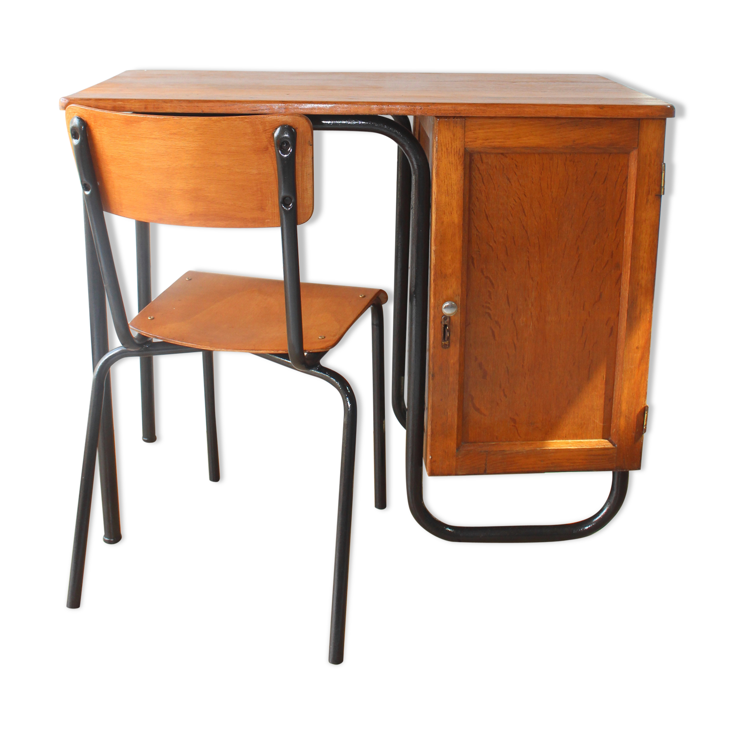 Bureau et chaise de maître d'école