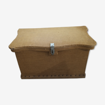 Wooden and jute trunk