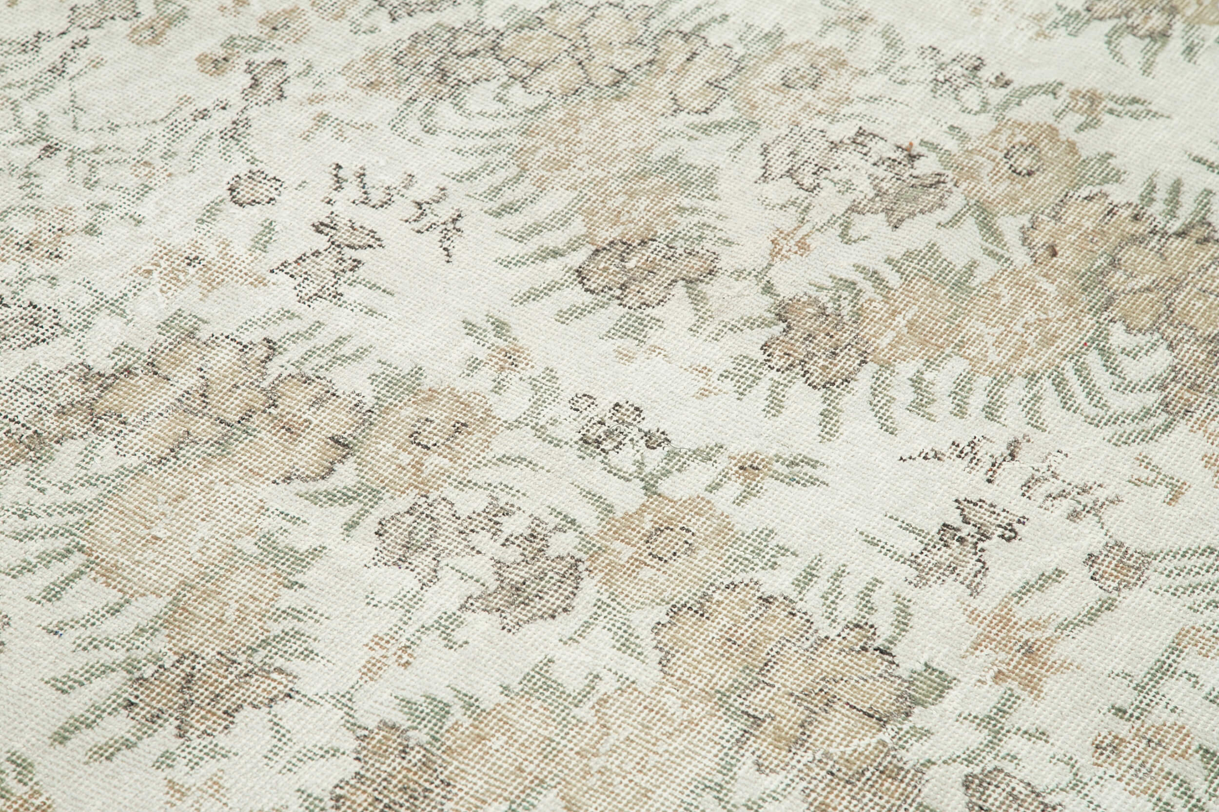 Turkish hand-knotted 1970s beige carpet 172 cm x 270 cm