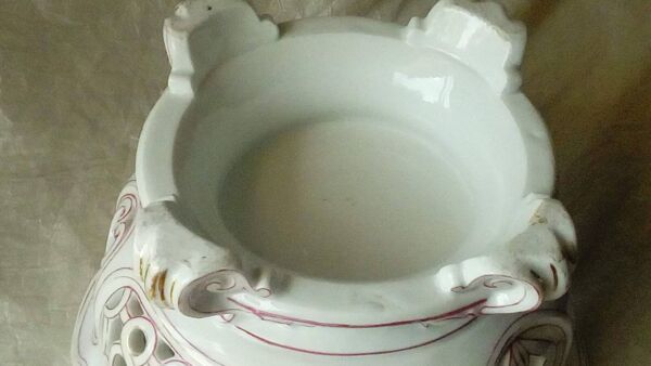 Coupe a fruit en porcelaine ajouree vieux paris 19 éme epoque charles x