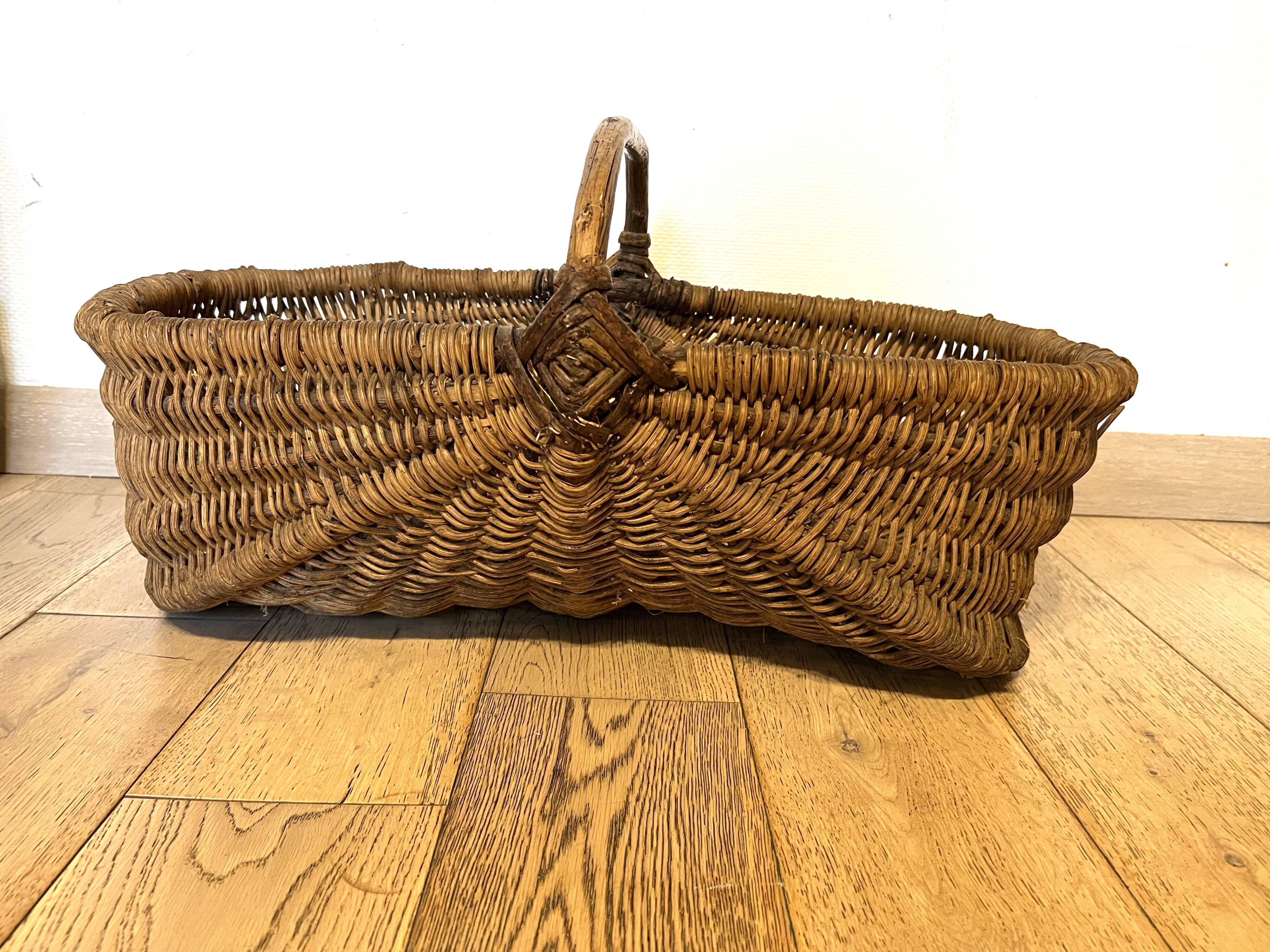 Old wicker basket year 20