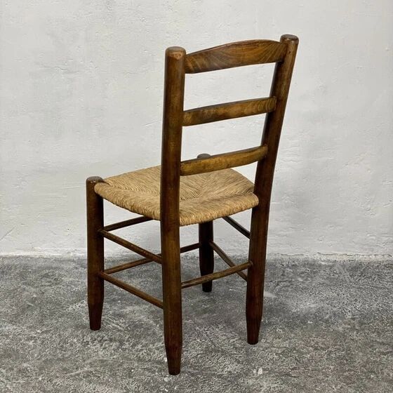 Vintage chair in solid wood and straw