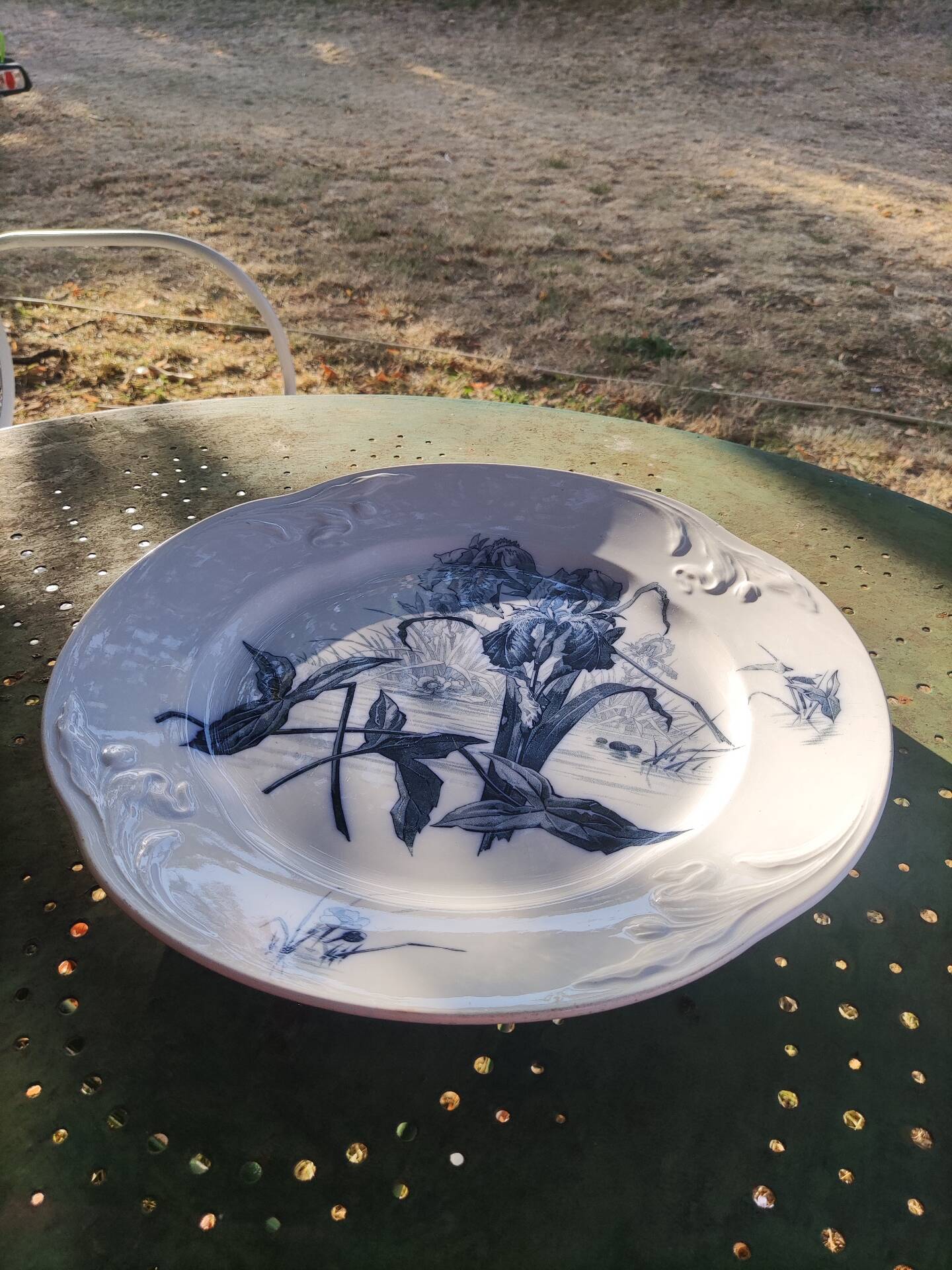 Large plate Villeroy and Boch - Iris model