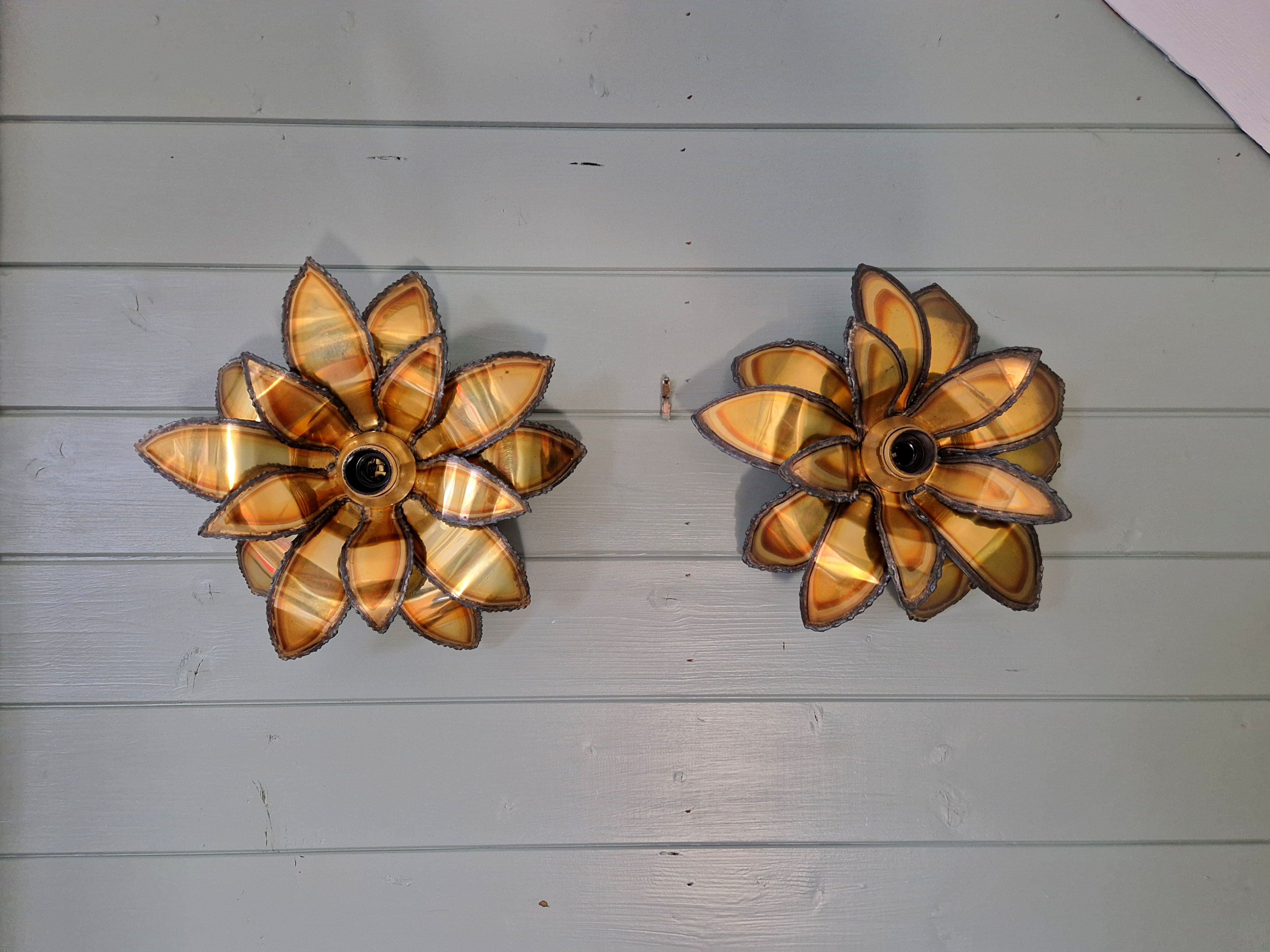 Pair of floral wall sconces in brass, Maison Jansen, 1970