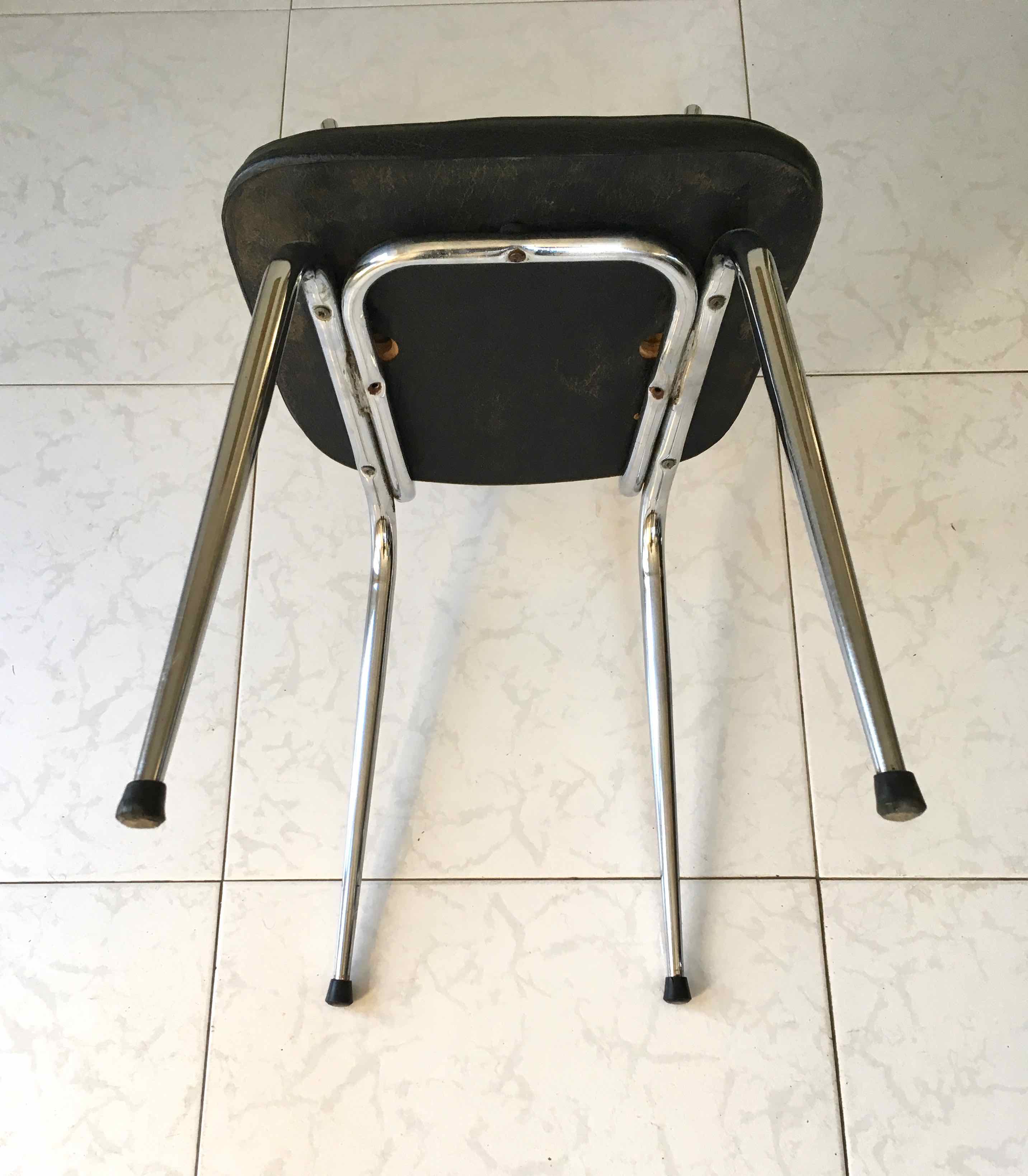 Pair of chairs design 1960-70