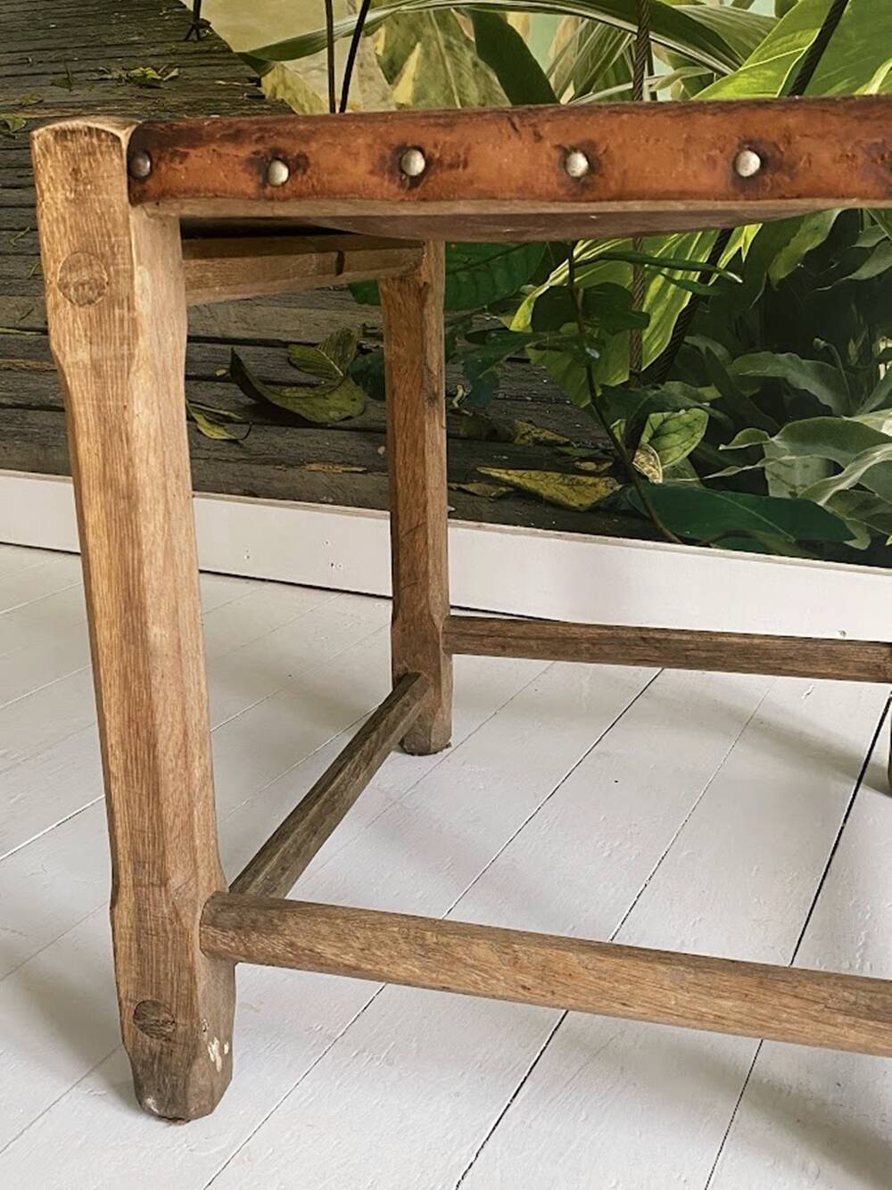 Chaise artisanale hongroise unique en chêne et cuir