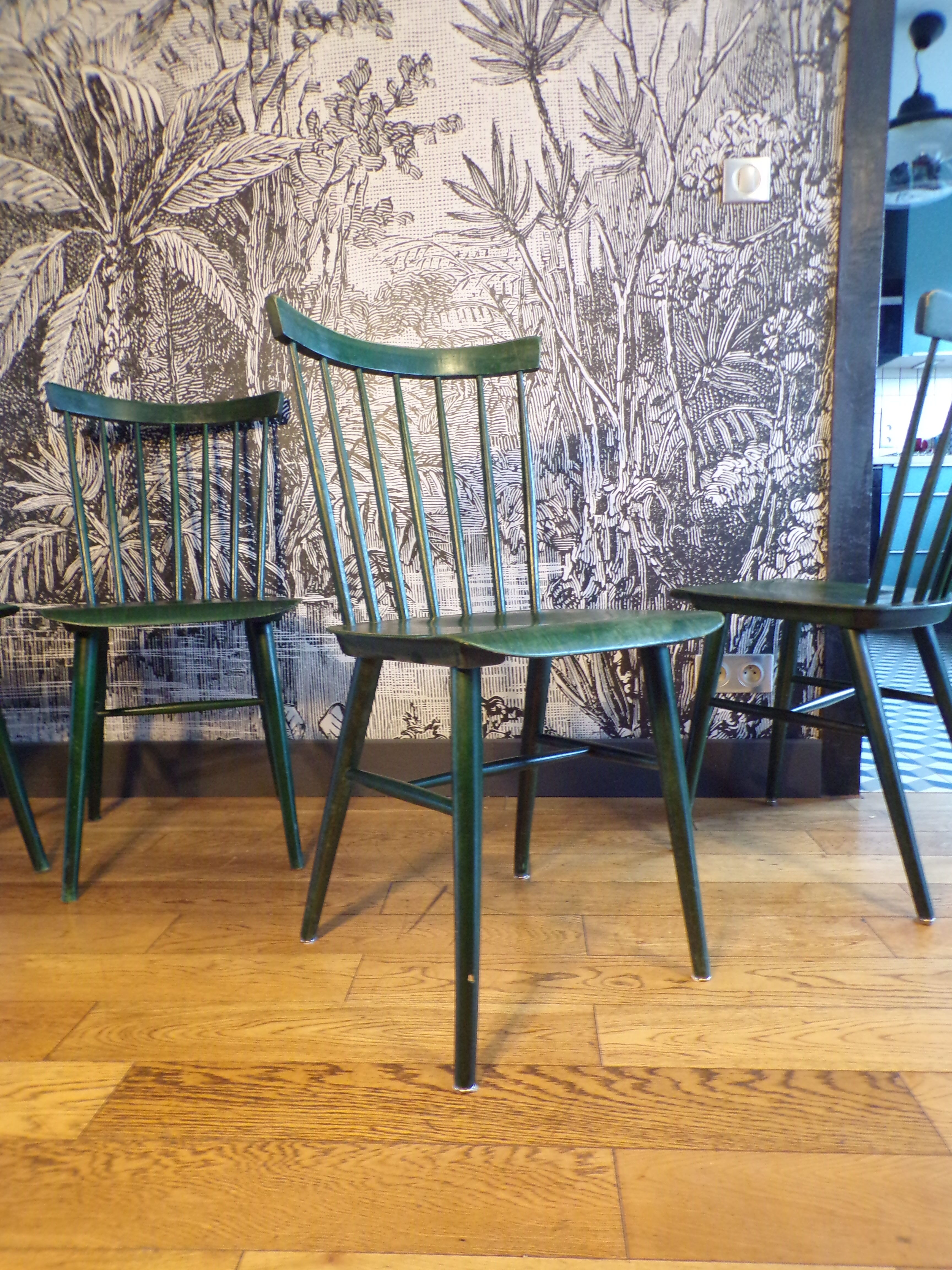 Suite 4 Scandinavian chairs Windsor