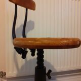 Singer workshop chair
