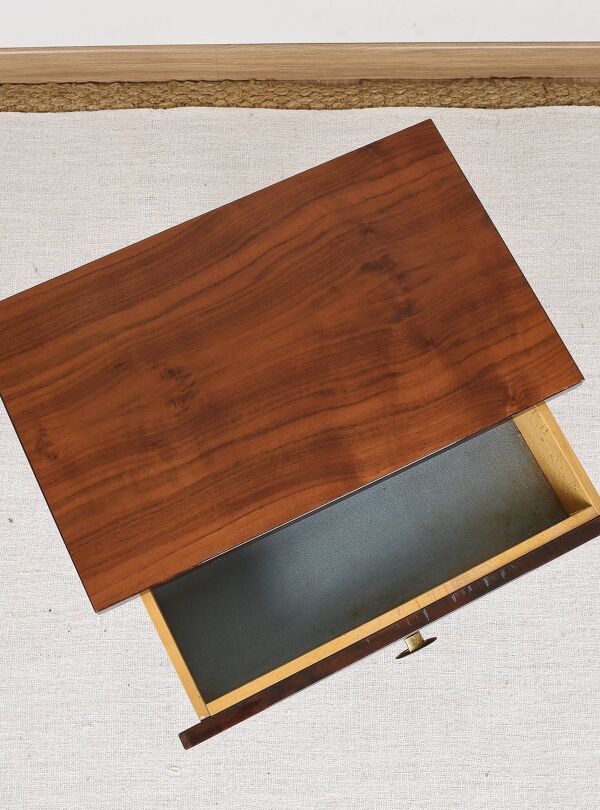 Table de chevet vintage des années 70 en bois verni.