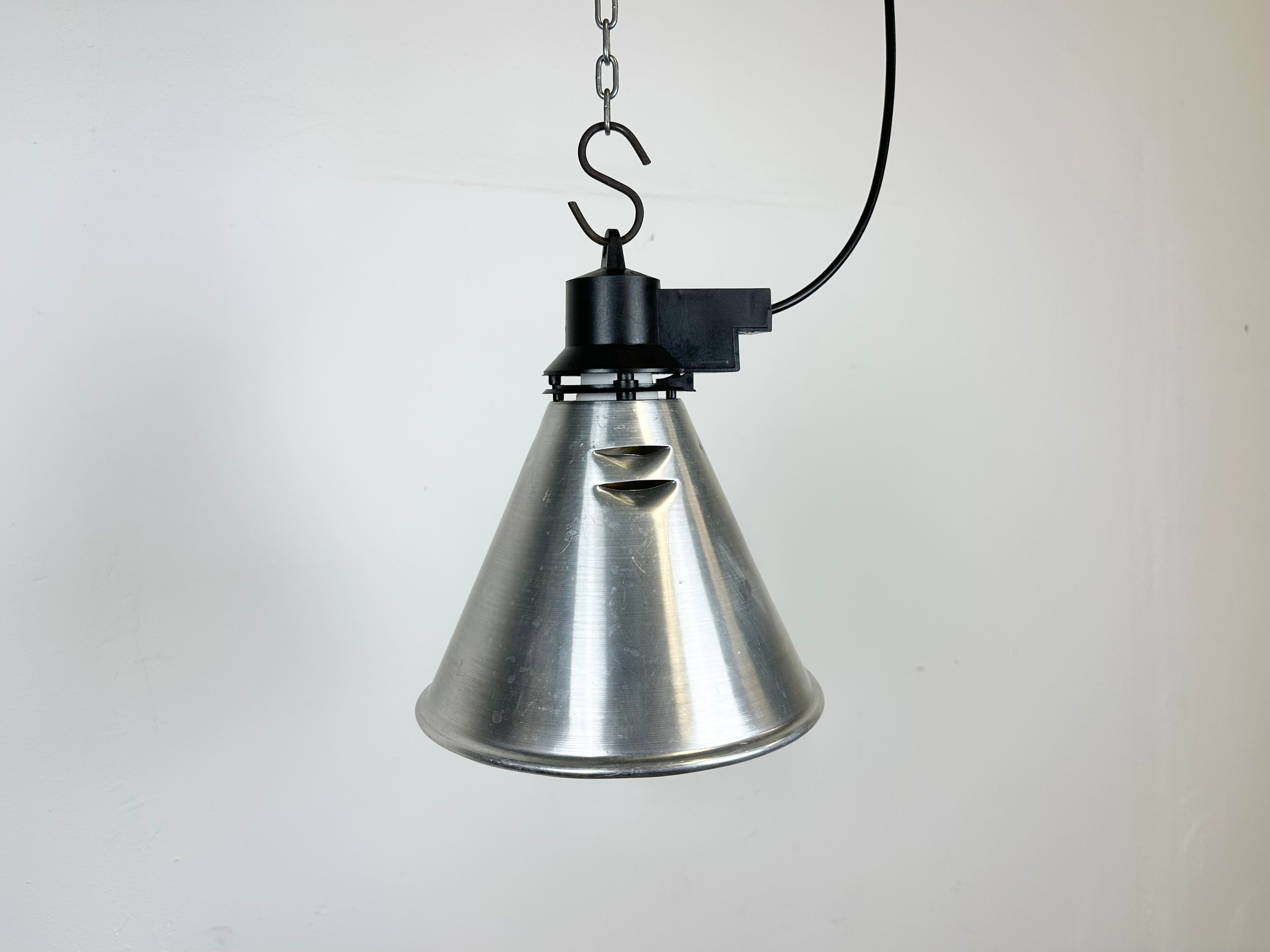 Small Industrial French Aluminium Pendant Lamp, 1960s