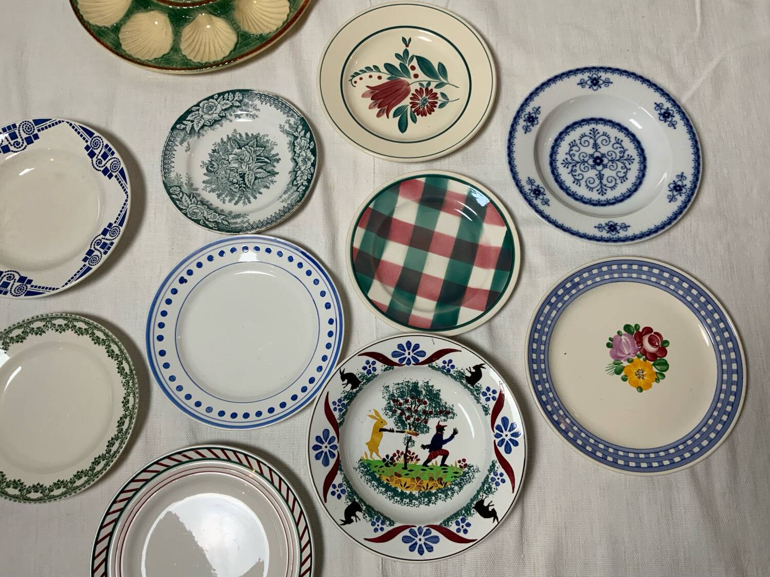 Set of 12 plates