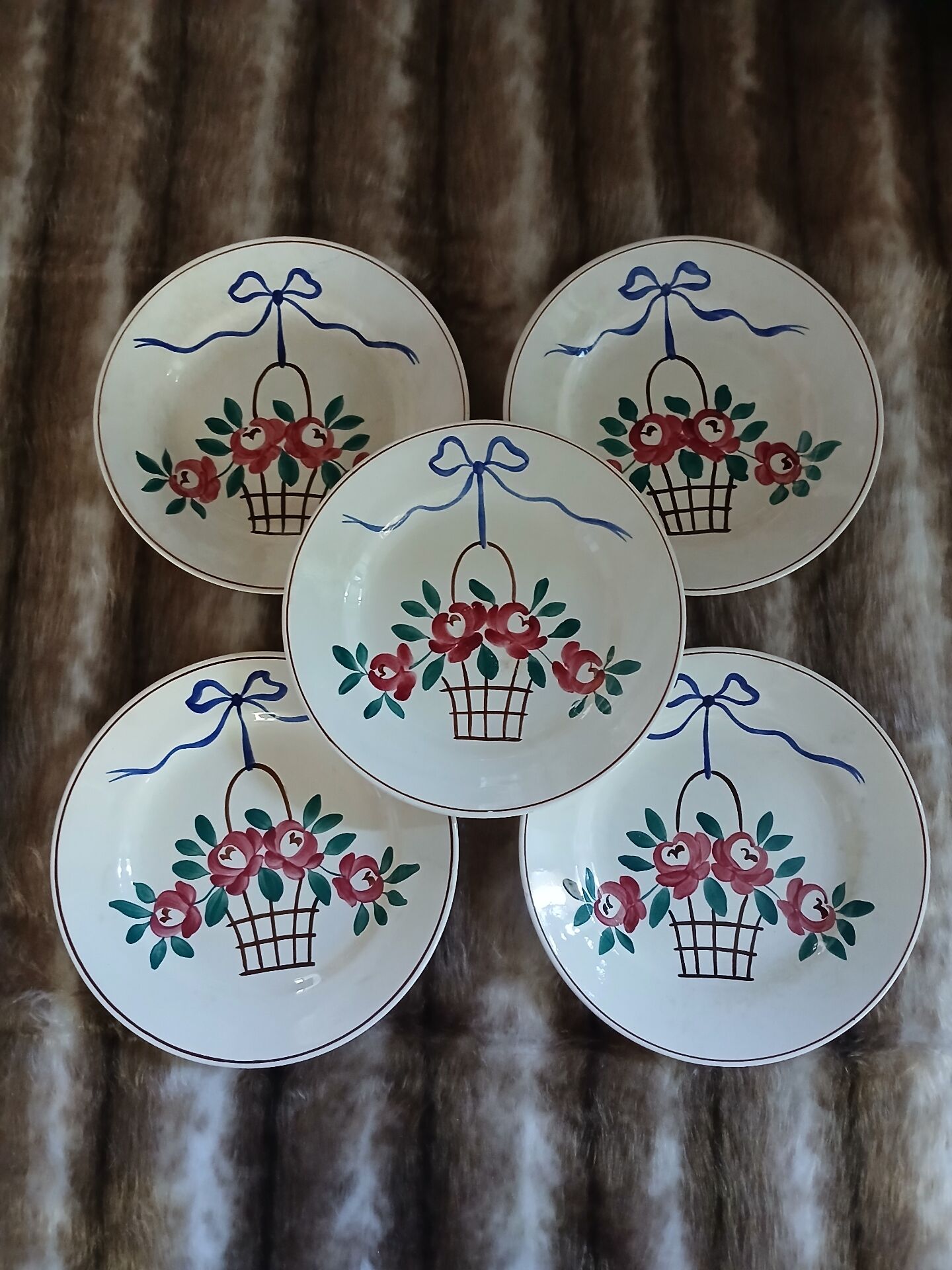 5 antique Longchamp dinner plates
