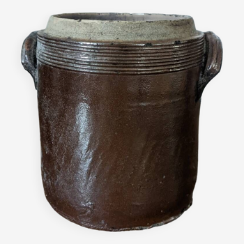 Stoneware pot