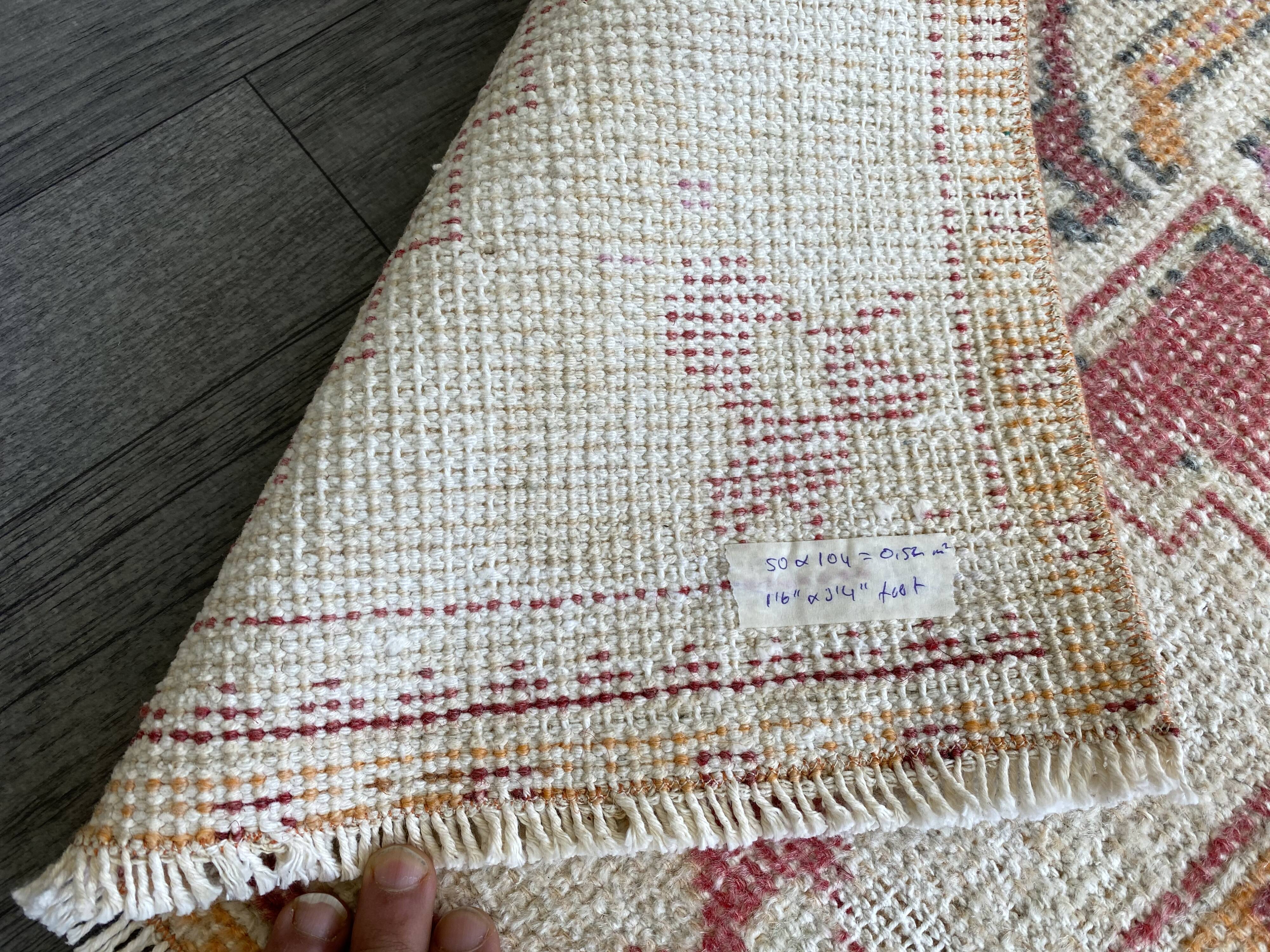 Farmhouse decor muted rug 104x50cm