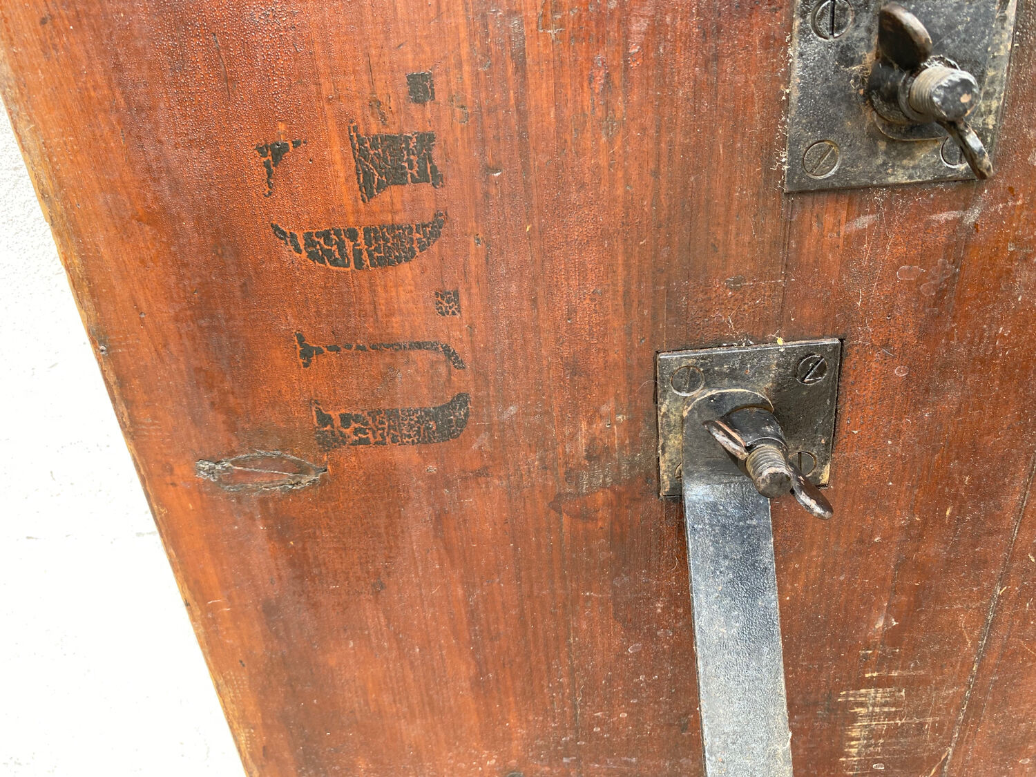 Folding brasserie table