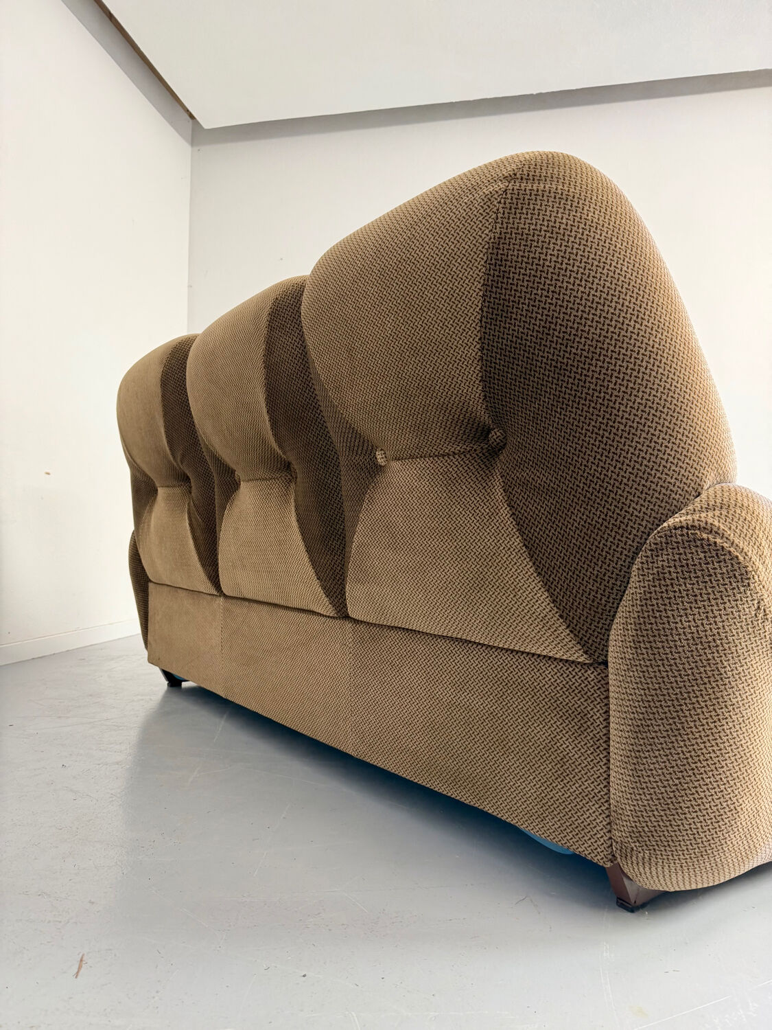 Cosy 3-seater sofa, convertible, French design from the 70s, vintage.