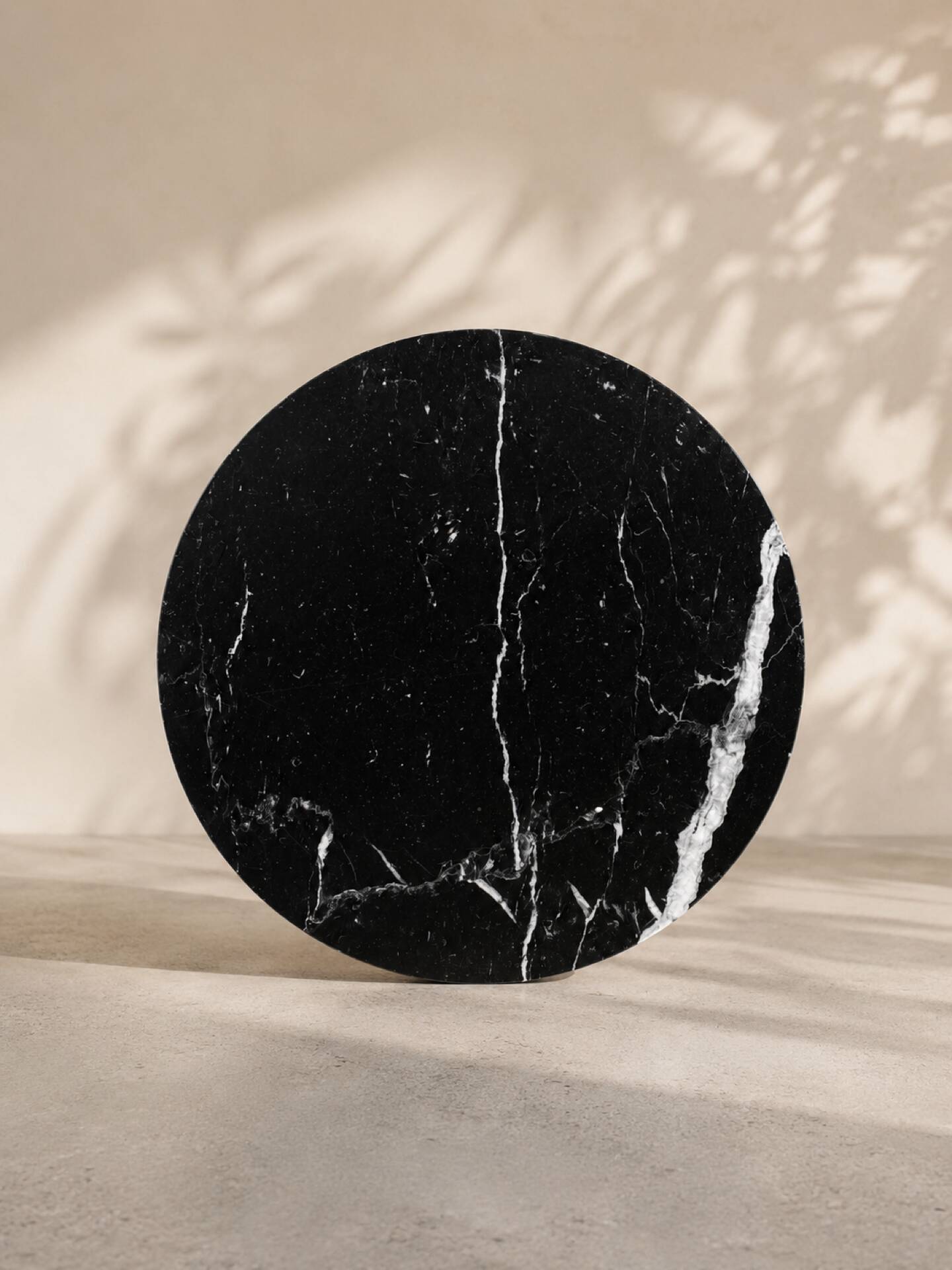 Table d’appoint design en plexiglas et marbre noir – Seventies