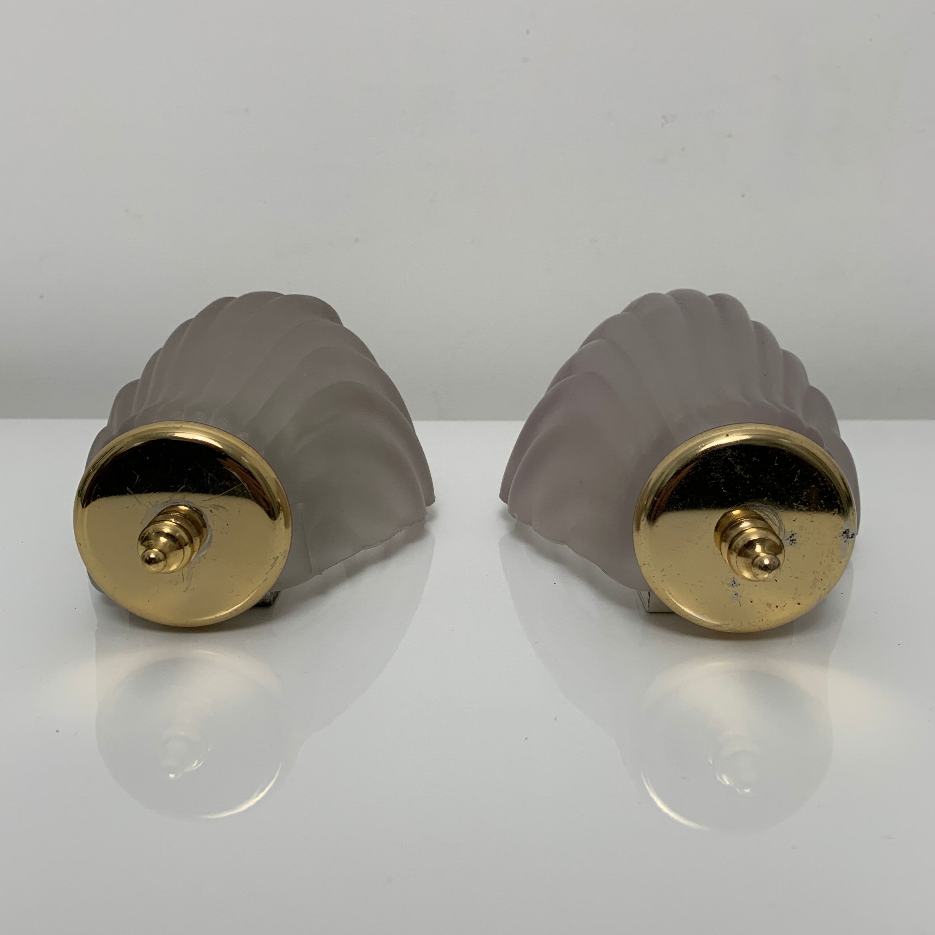 Pair of sconces decorated with vintage shells