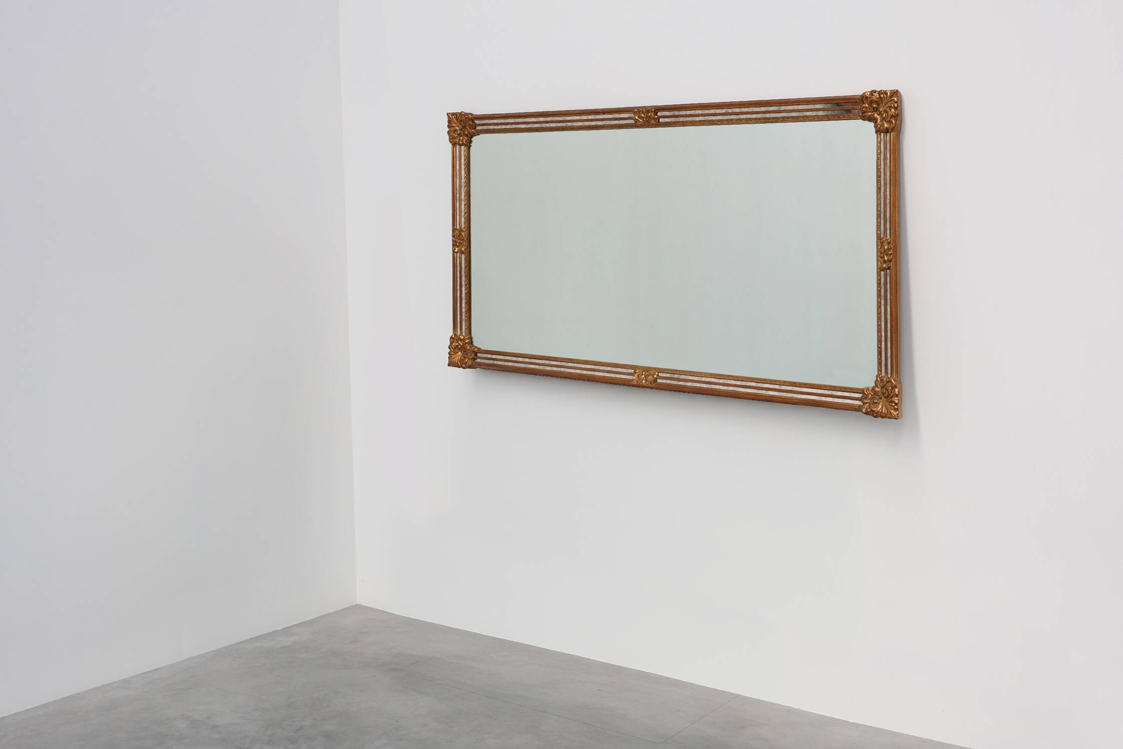 Large 20th century rectangle gilded Deknudt mirror in Baroque style, Belgiu