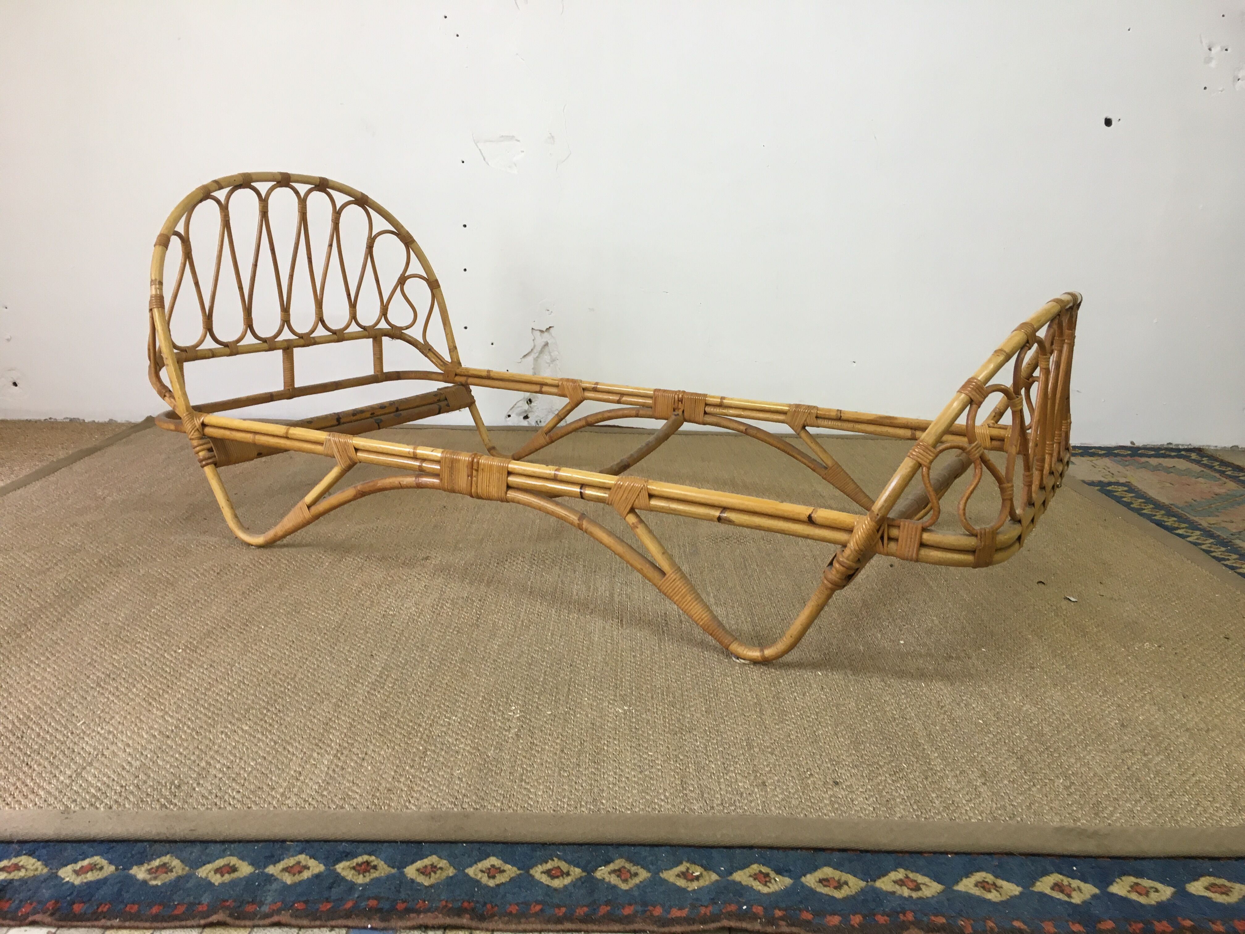 Rattan basket bed 1 place